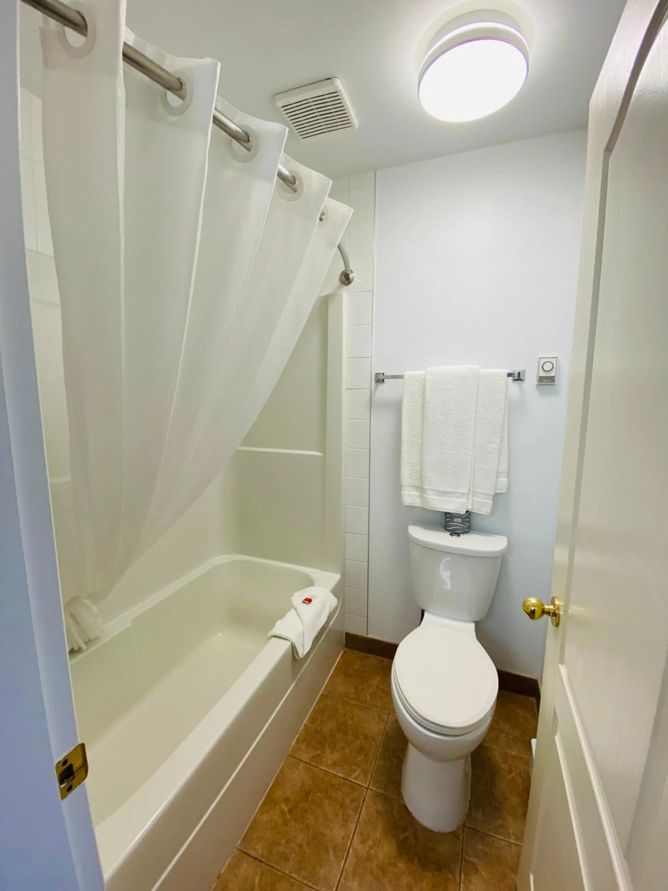 Super 8 by Wyndham 100 Mile House