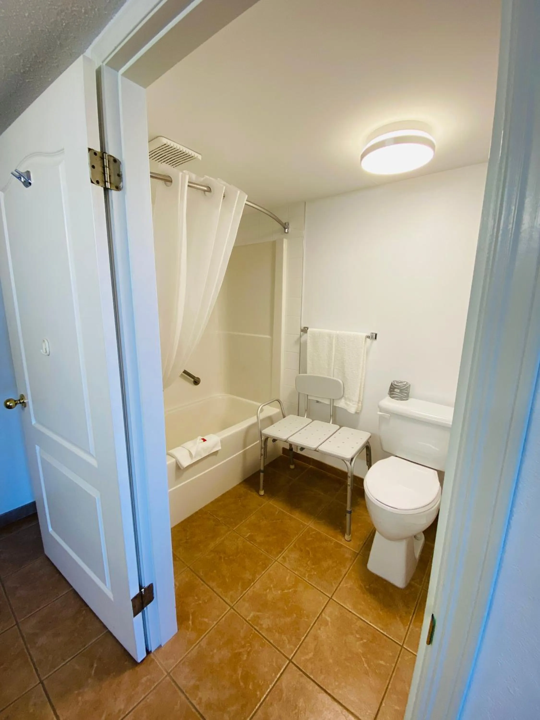 Super 8 by Wyndham 100 Mile House