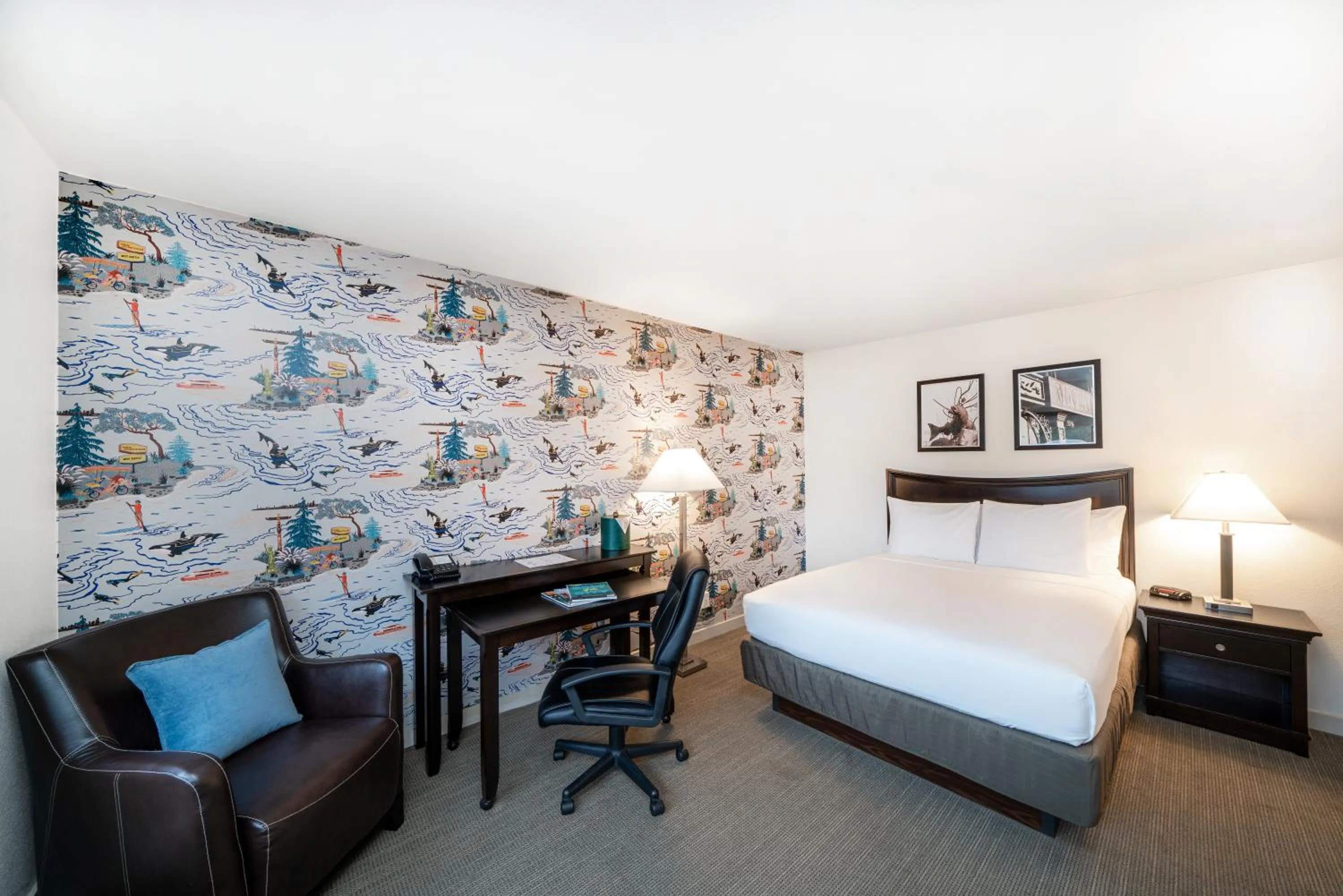 Bed in The Grove West Seattle Inn