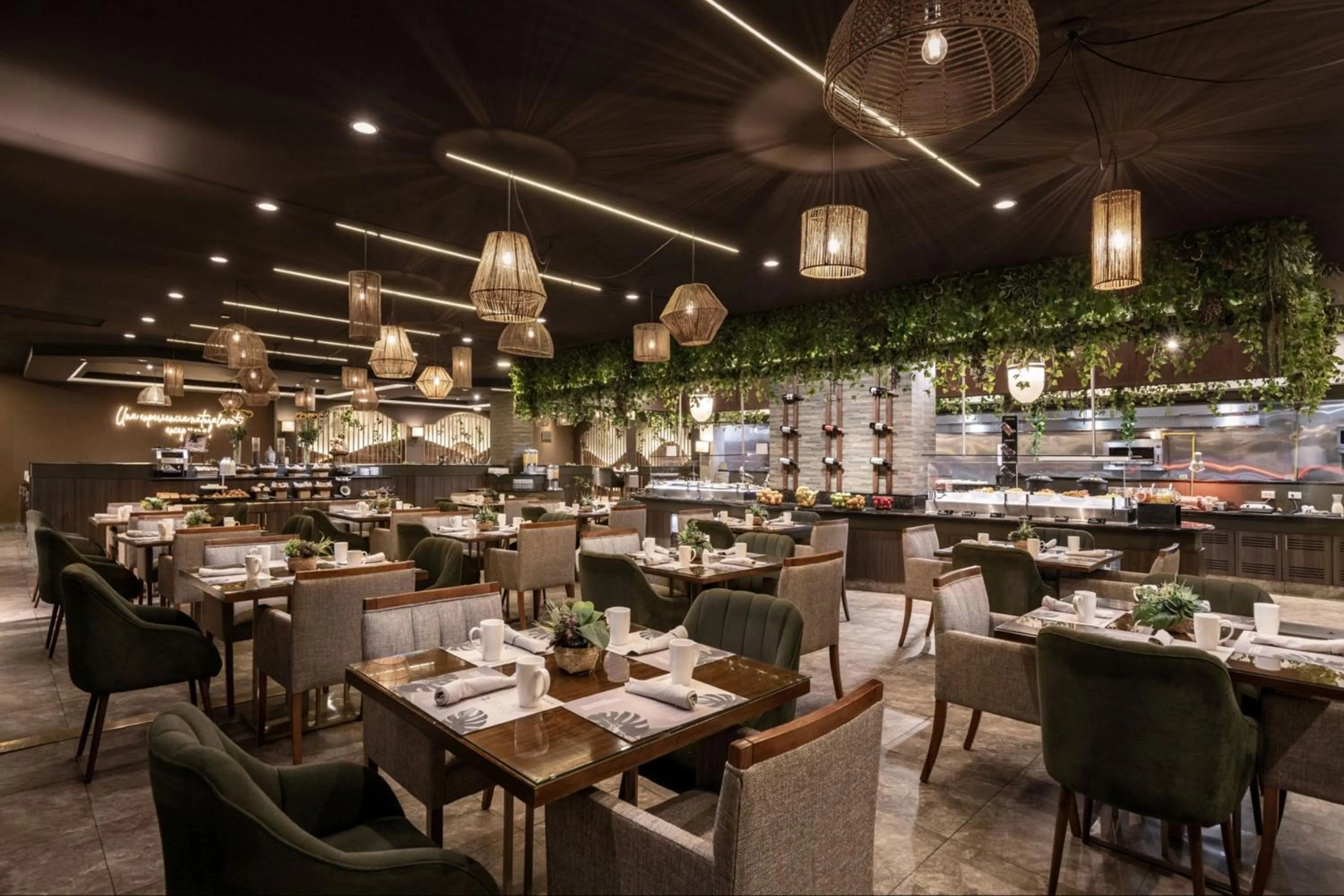 Restaurant/places to eat in JW Marriott Quito