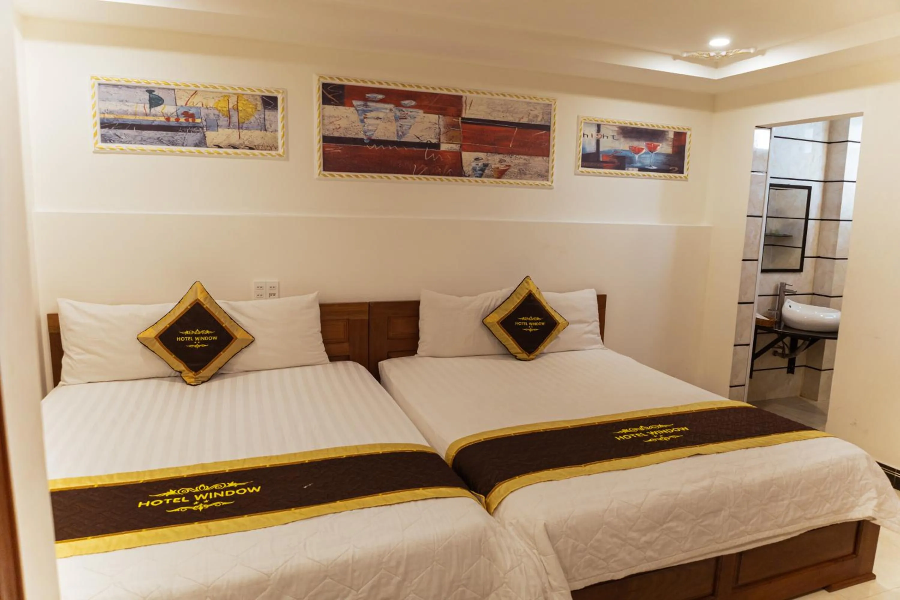 Bed in Window 1 Hotel