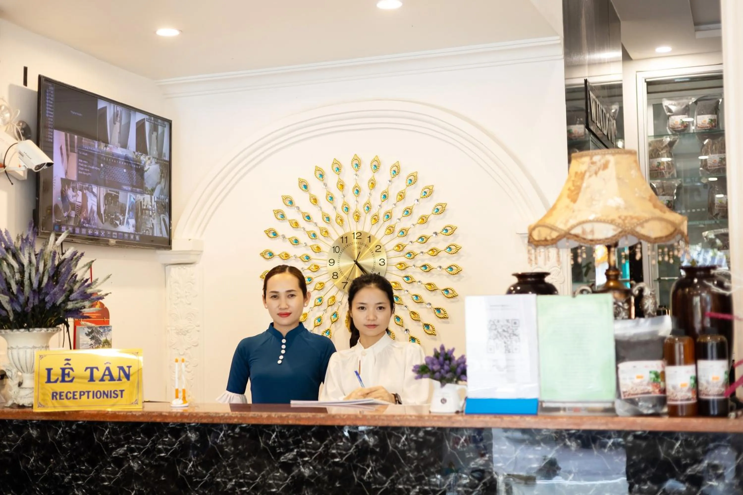 Lobby or reception in Window 1 Hotel