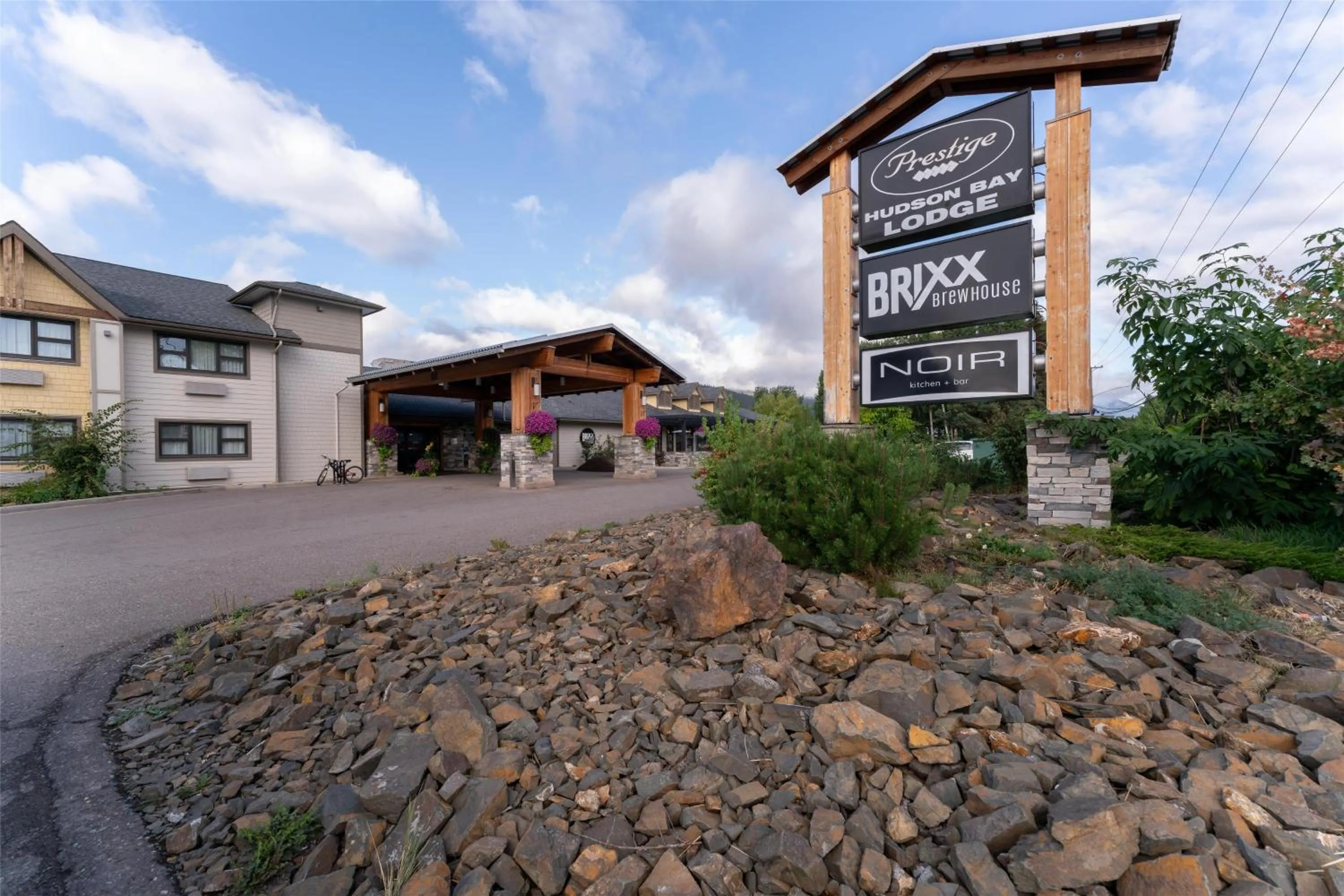 Property building in Prestige Hudson Bay Lodge & Conference Centre, WorldHotels Crafted Collection