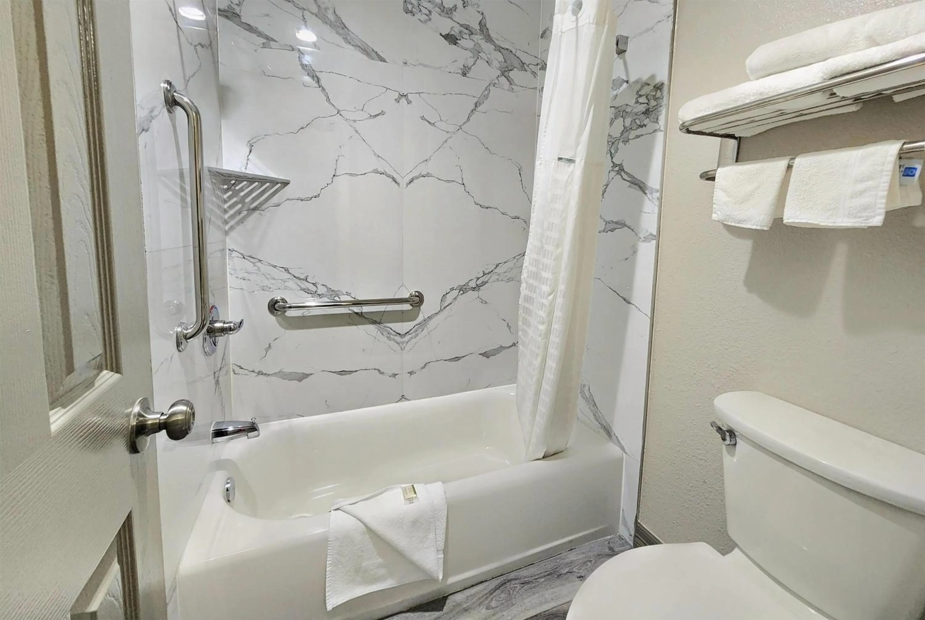 Photo of the whole room in Days Inn by Wyndham Baytown TX