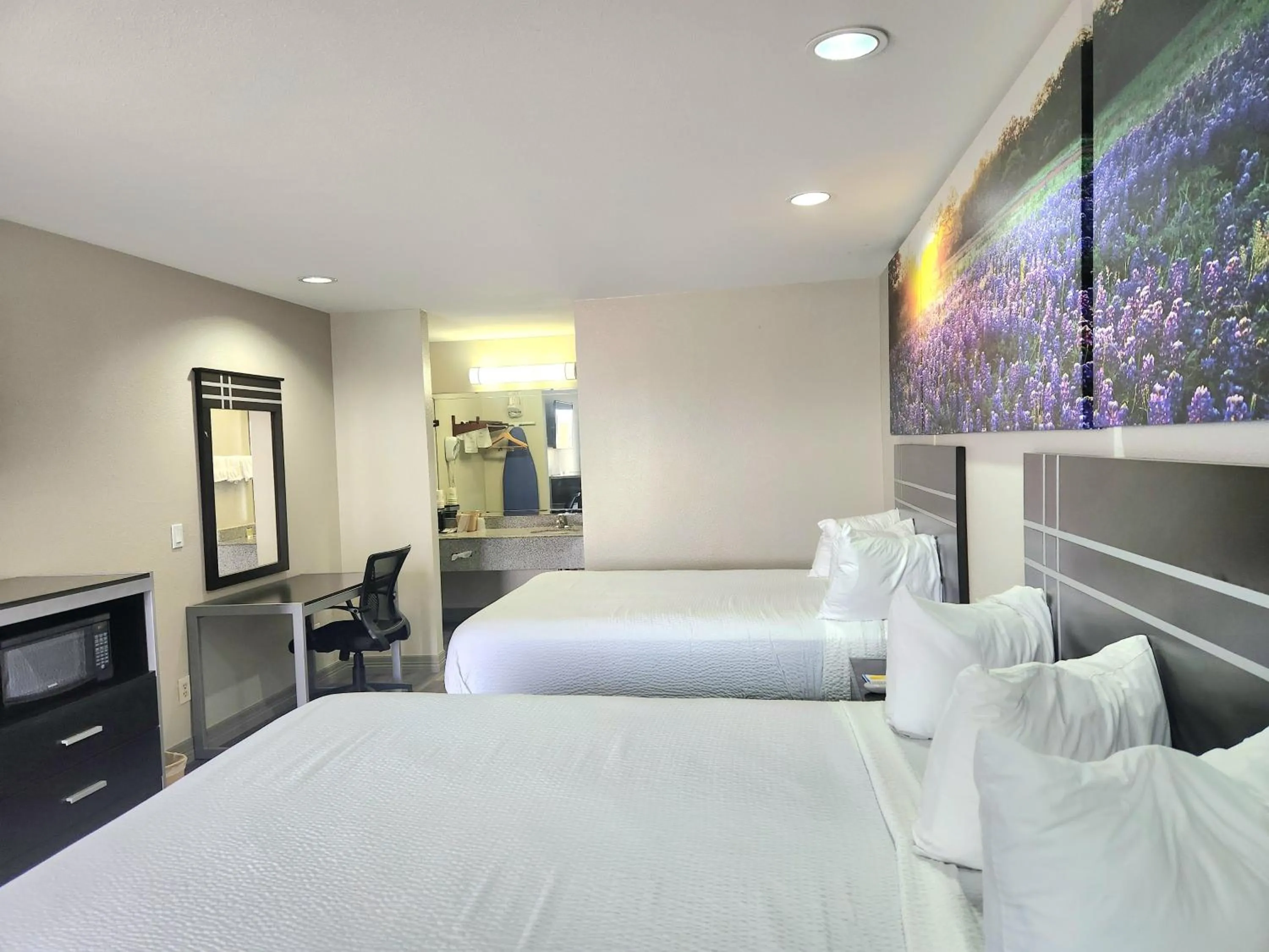 Bedroom, Bed in Days Inn by Wyndham Baytown TX