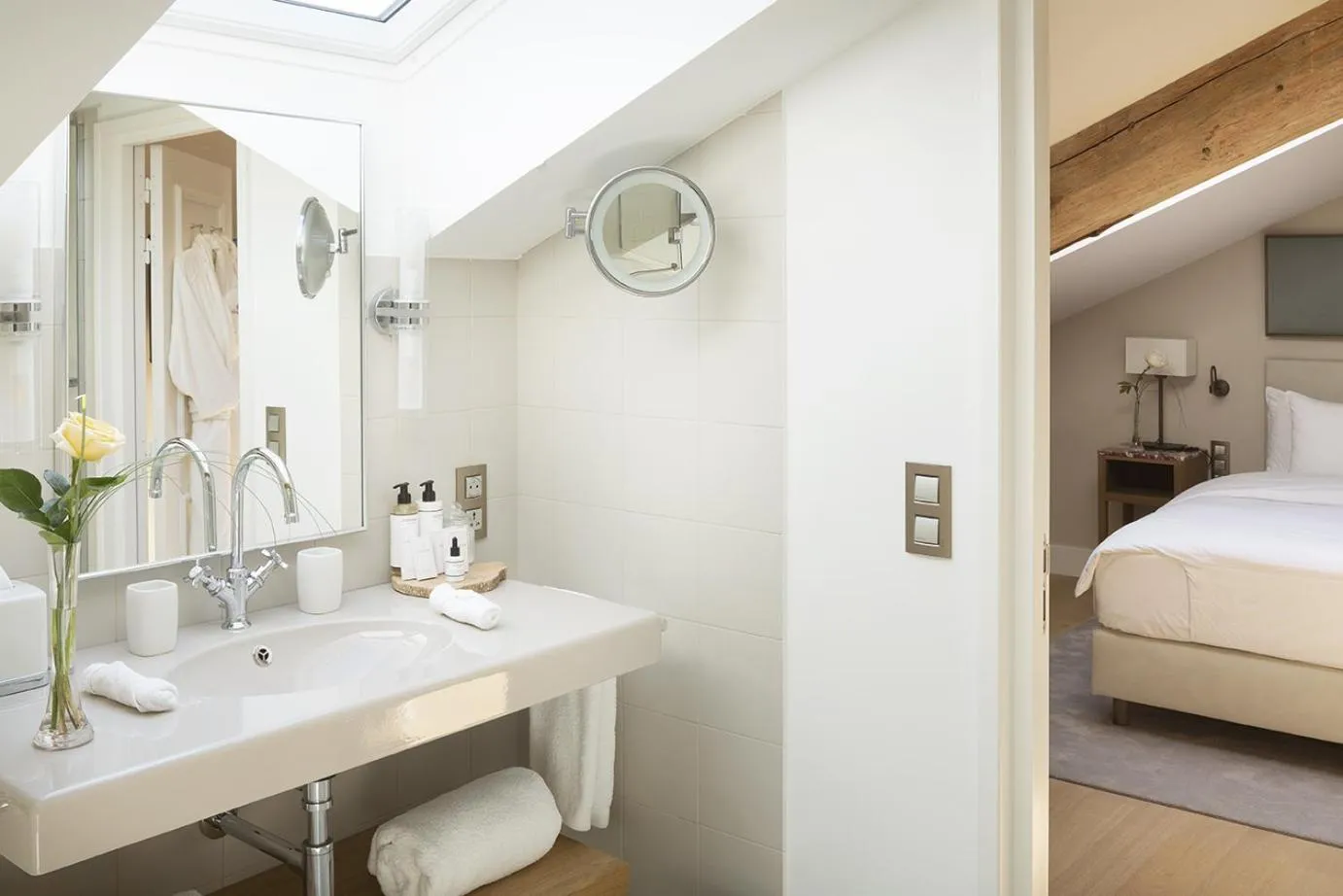 Bathroom, Bed in Château de Montcaud
