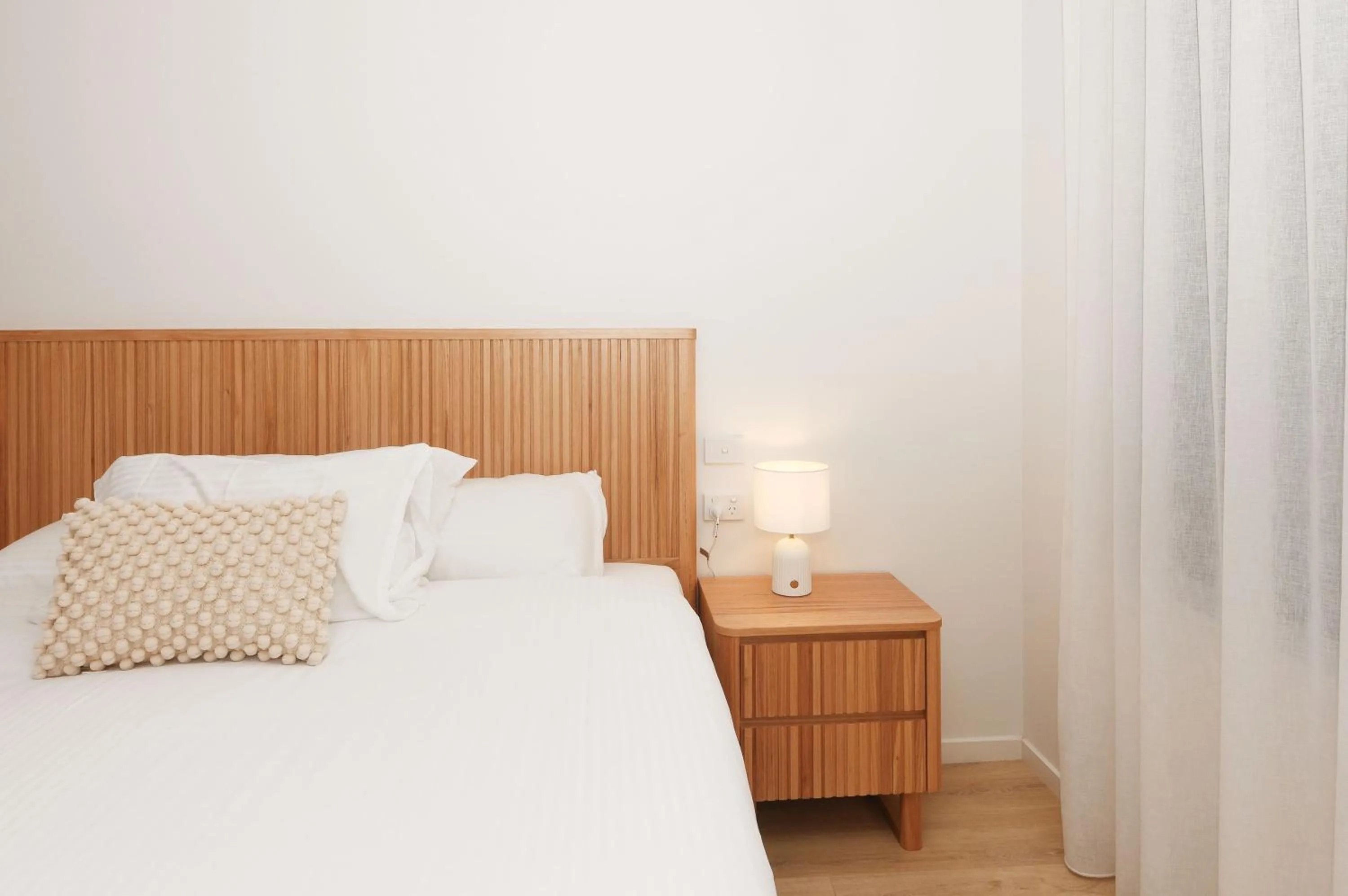 Bed in Greenacres Motel