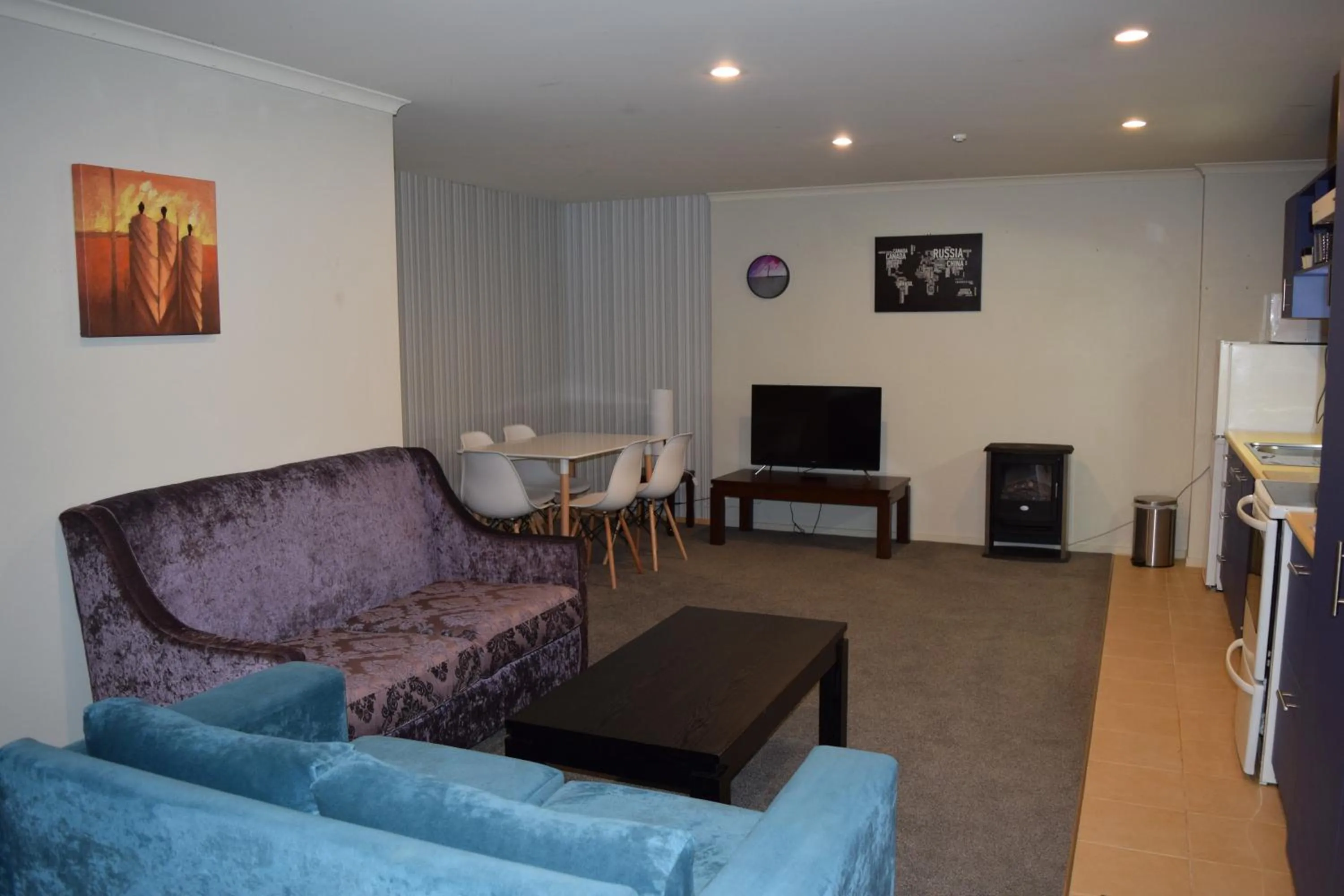 Living room in Silver Fern Lodge