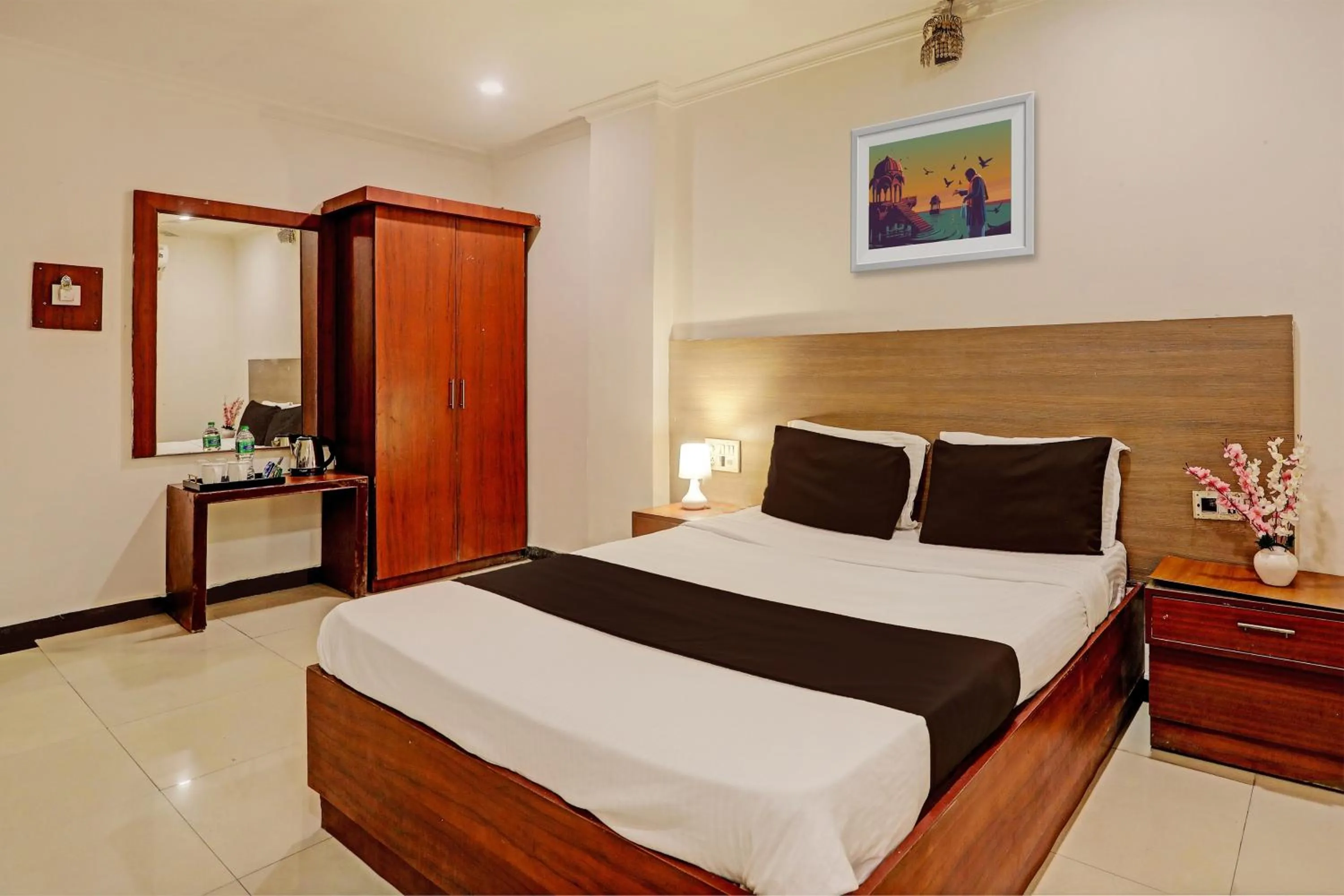 Bedroom, Bed in Hotel O Vaishnavi Park