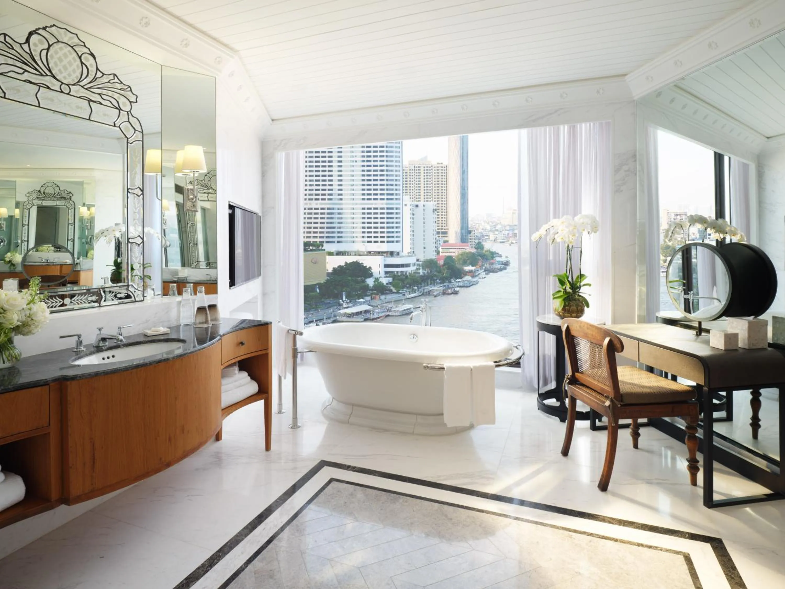 Bathroom in Mandarin Oriental, Bangkok