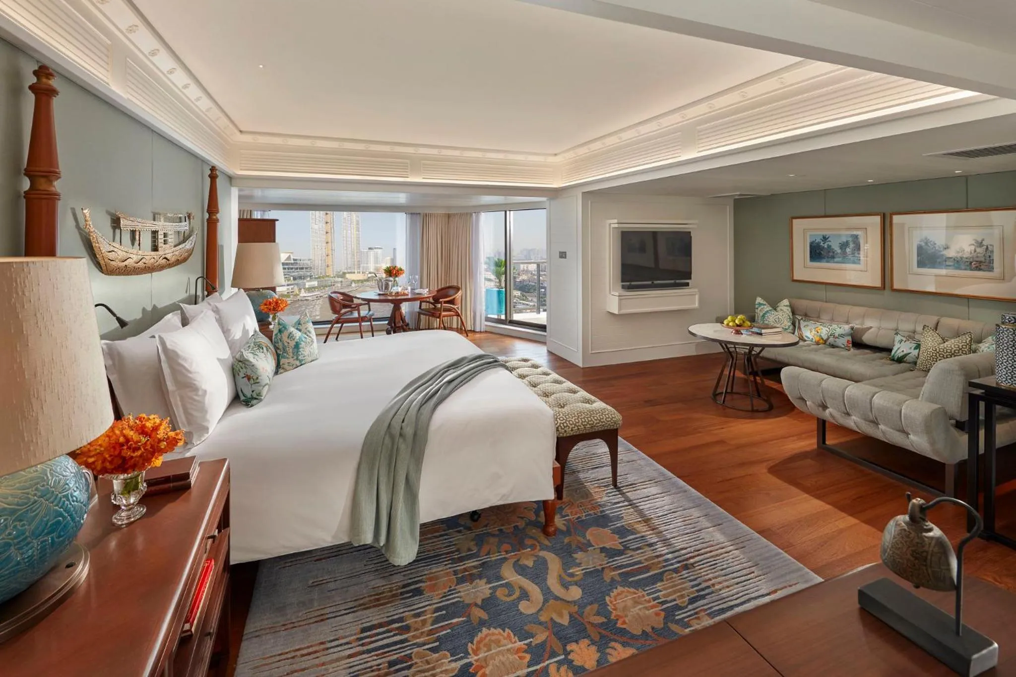 Photo of the whole room, Bed in Mandarin Oriental, Bangkok