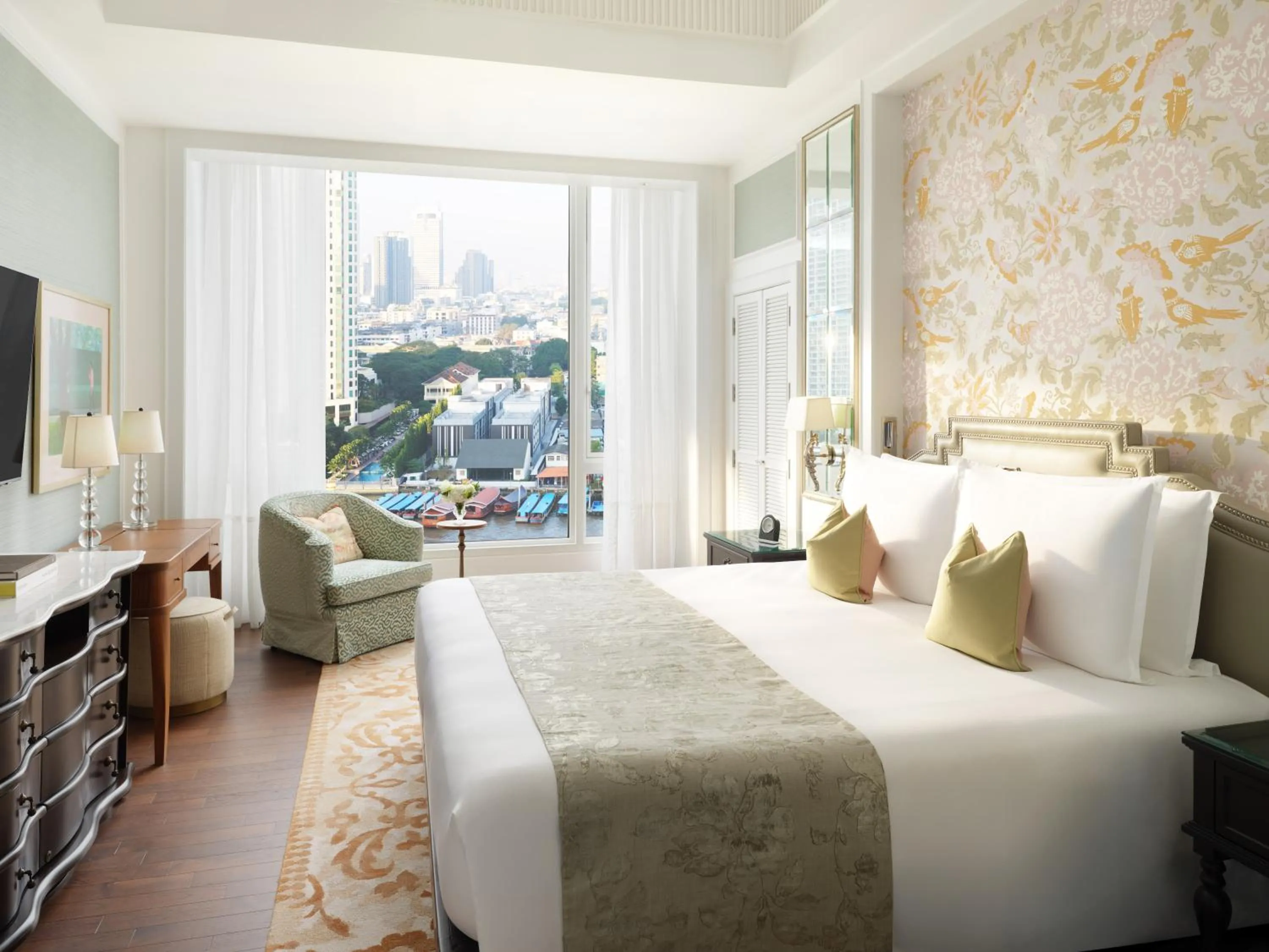 Bedroom, Bed in Mandarin Oriental, Bangkok