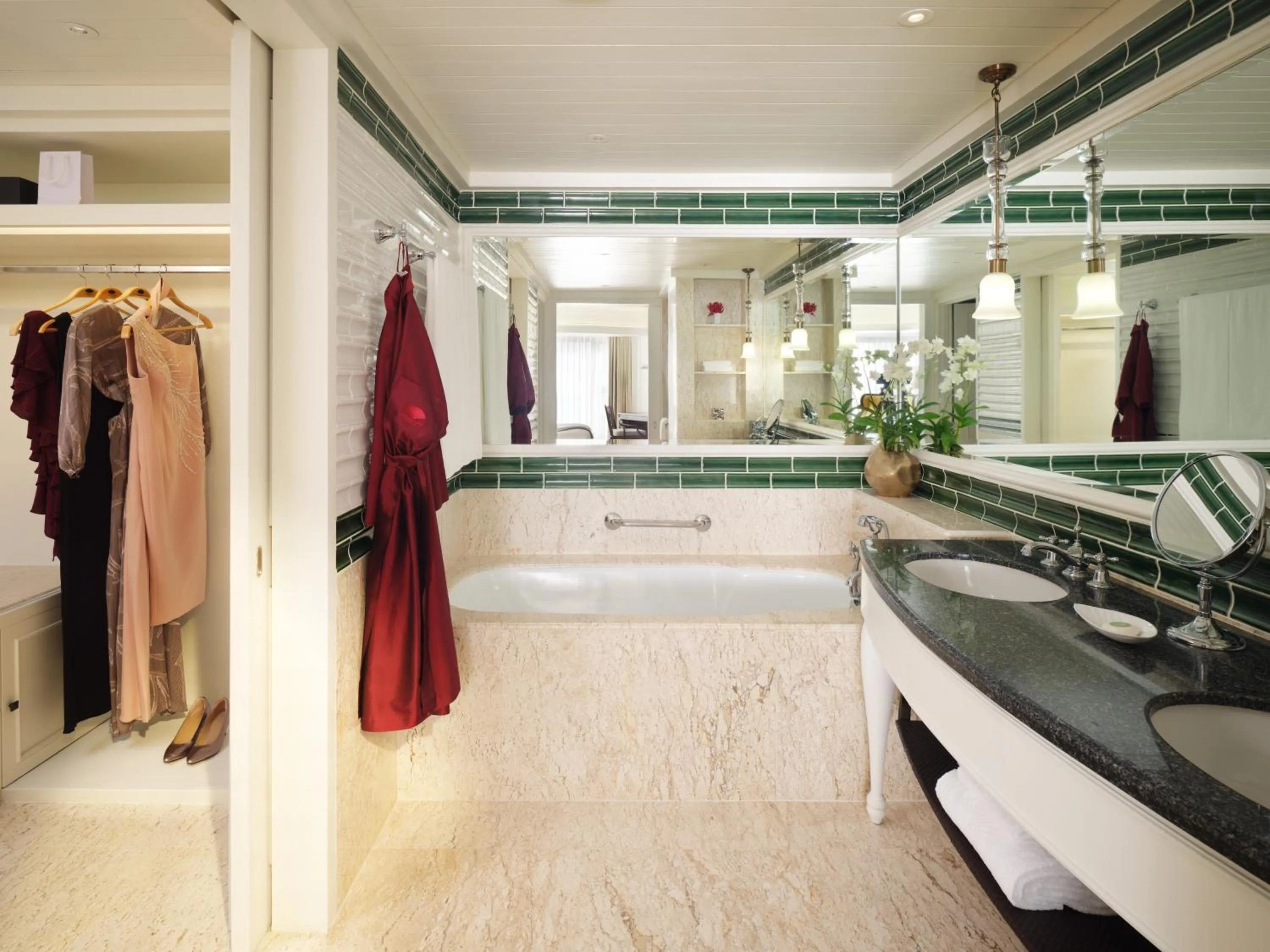 Bathroom in Mandarin Oriental, Bangkok