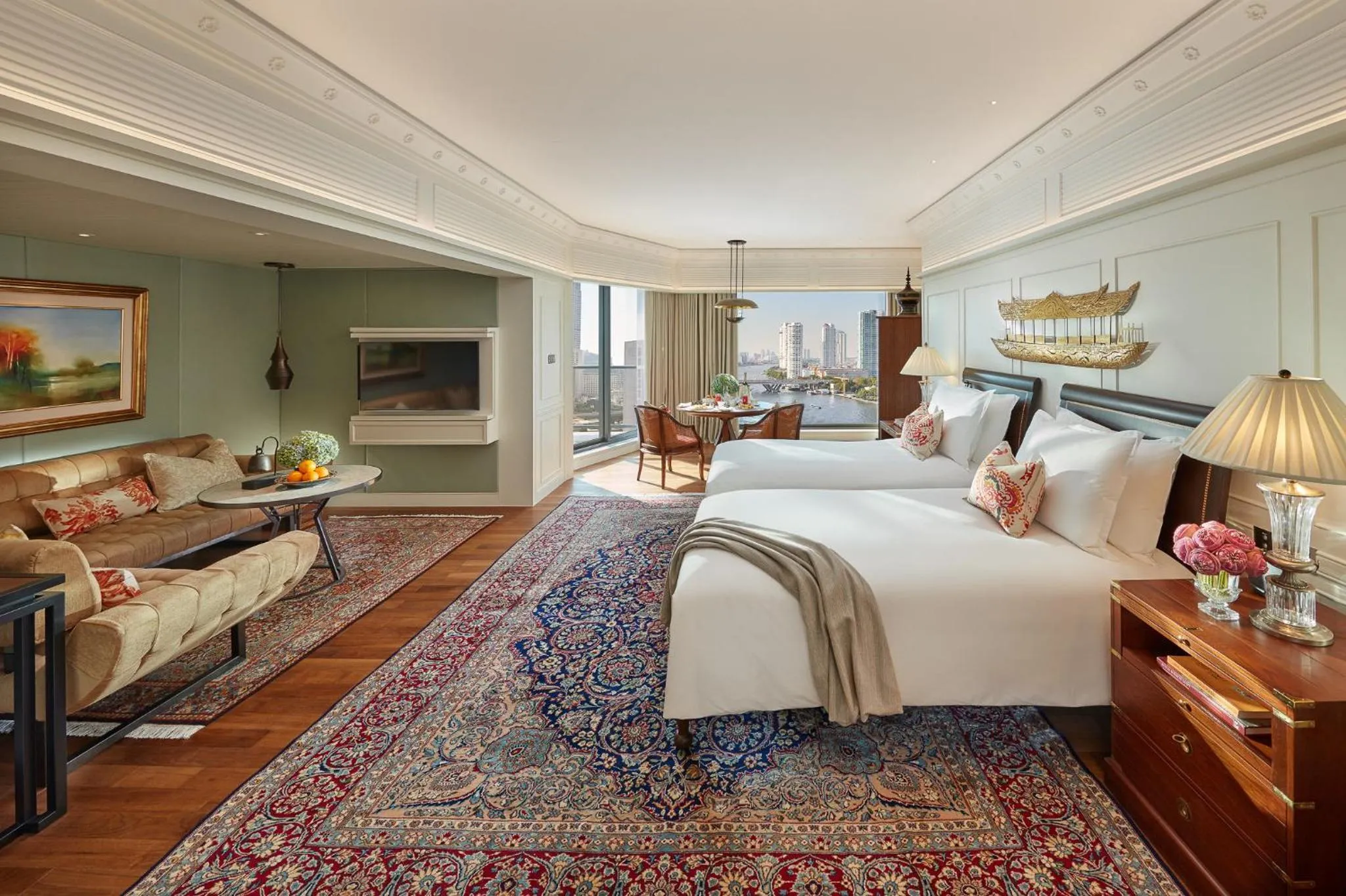 Photo of the whole room, Bed in Mandarin Oriental, Bangkok