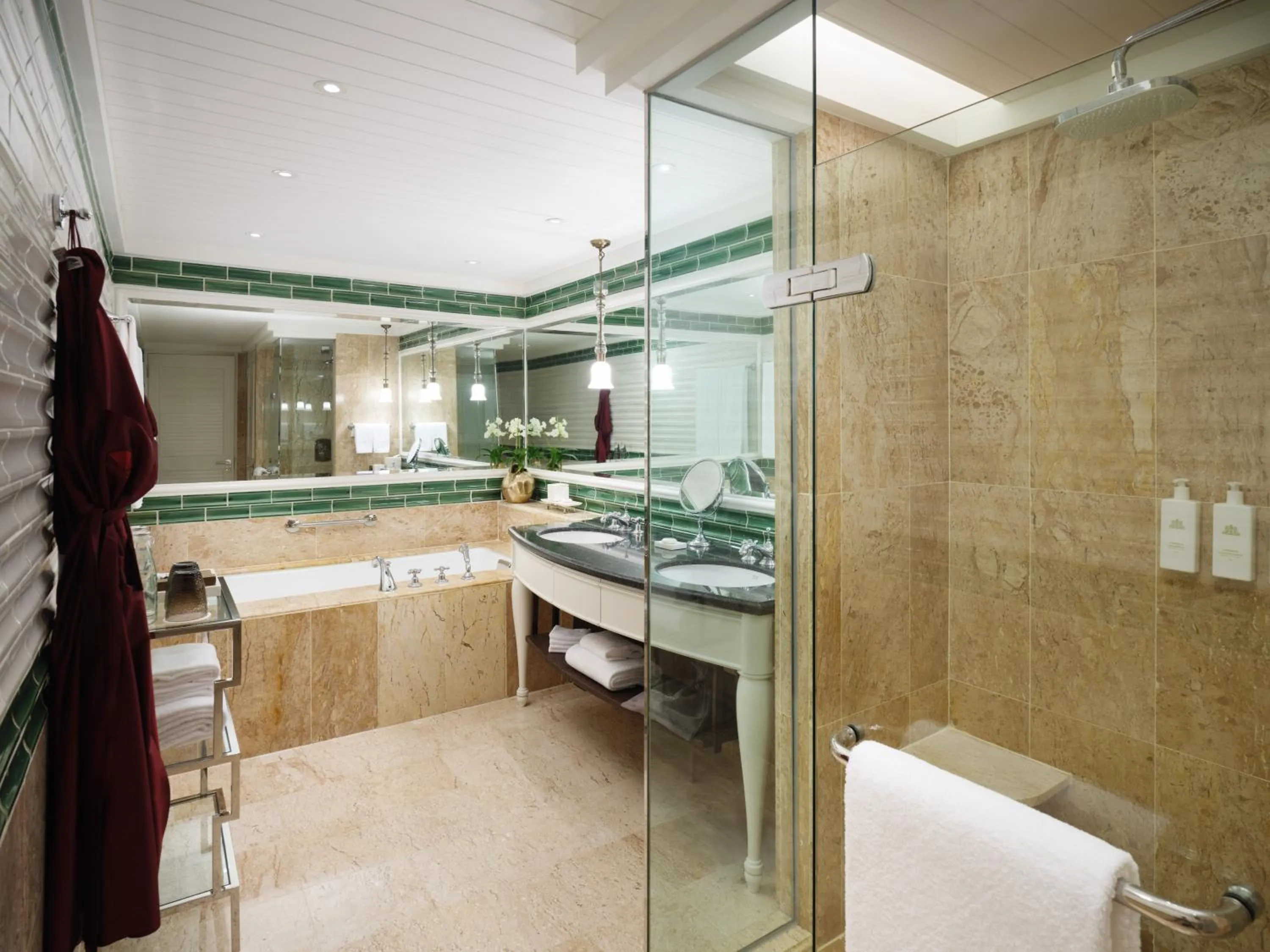 Bathroom in Mandarin Oriental, Bangkok