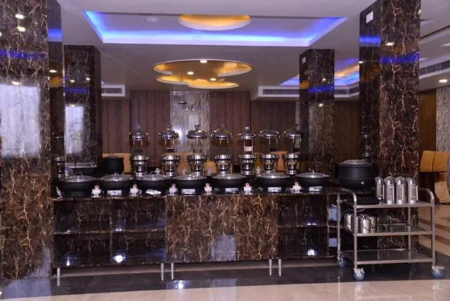 Alcoholic drinks in The Ravindram Hotel