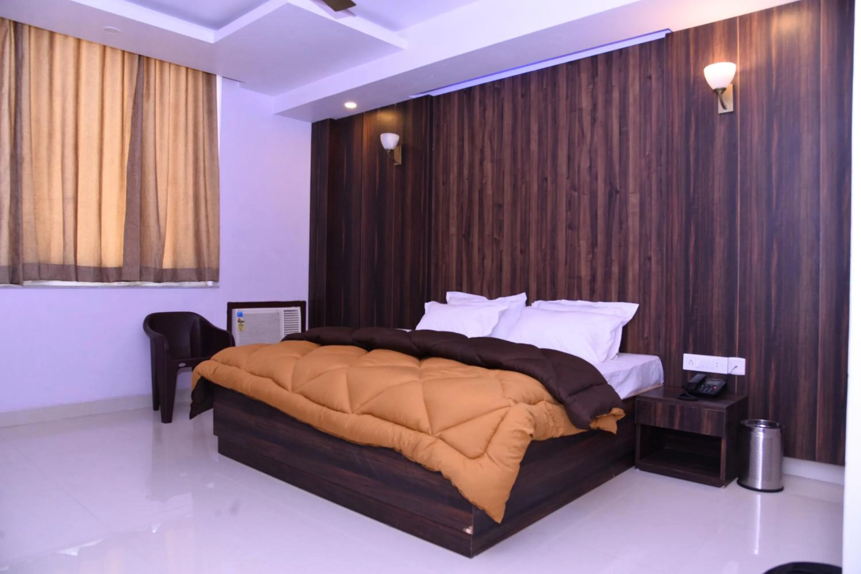 Bedroom, Bed in The Ravindram Hotel