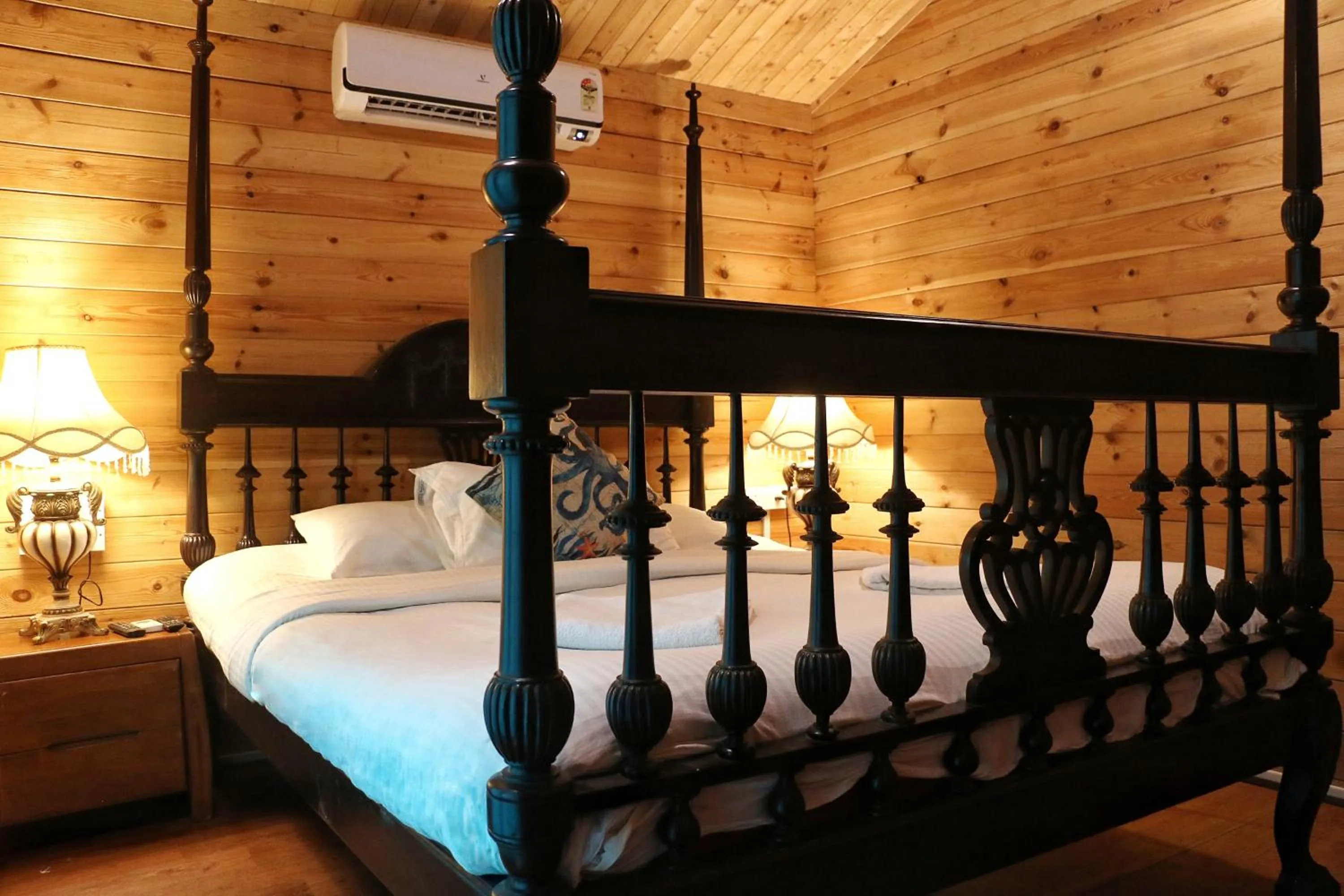 Bed in Montego Bay Beach Village - Morjim