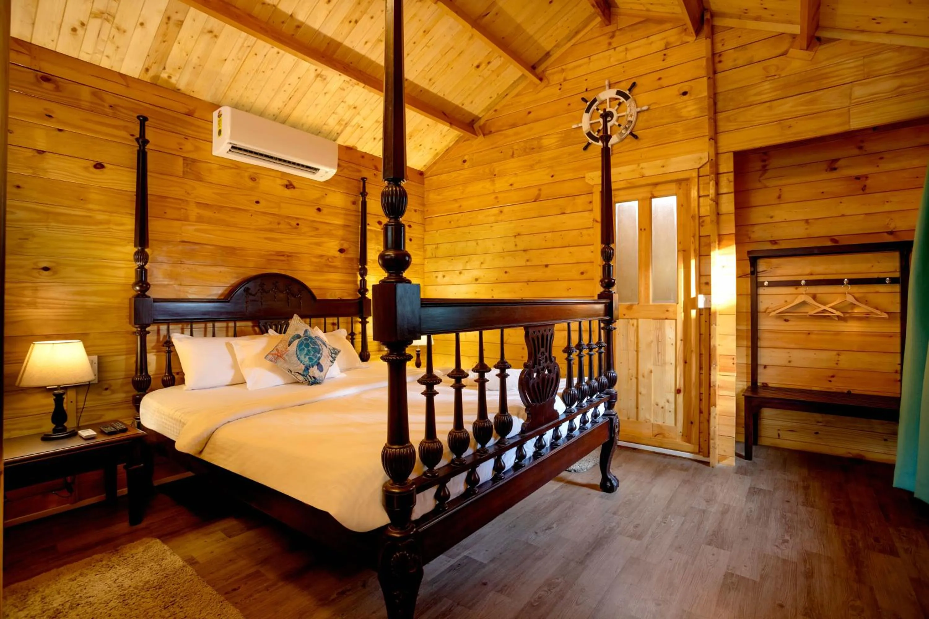 Bed in Montego Bay Beach Village - Morjim