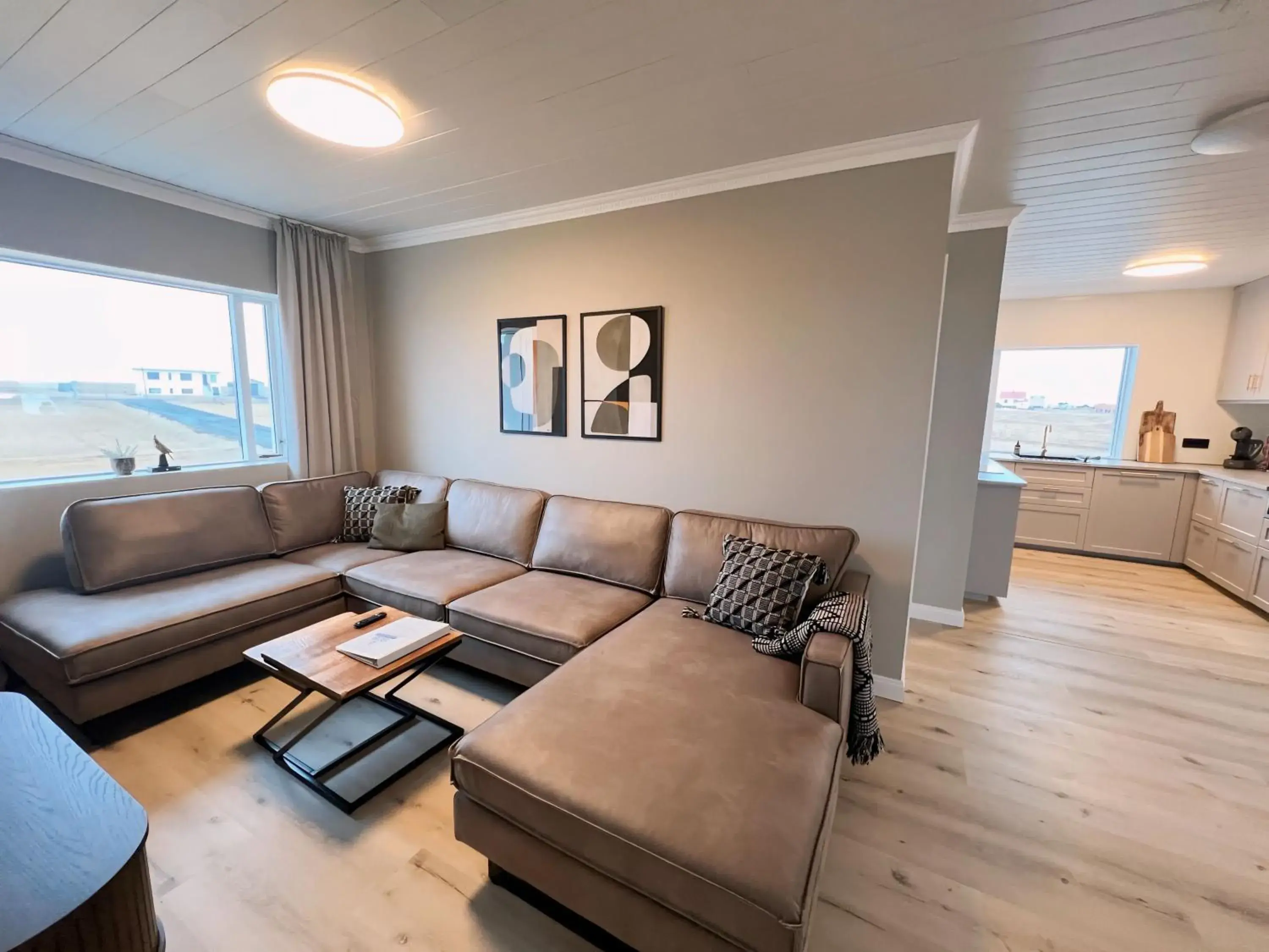 Three-Bedroom Apartment (6 Adults) in Garður Apartments Three-Bedroom Apartment (6 Adults) in Garður Apartments