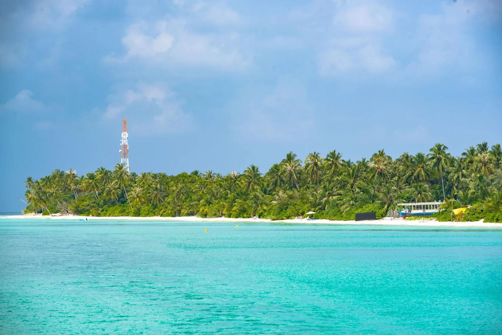 Beach in Dhiguveli Maldives
