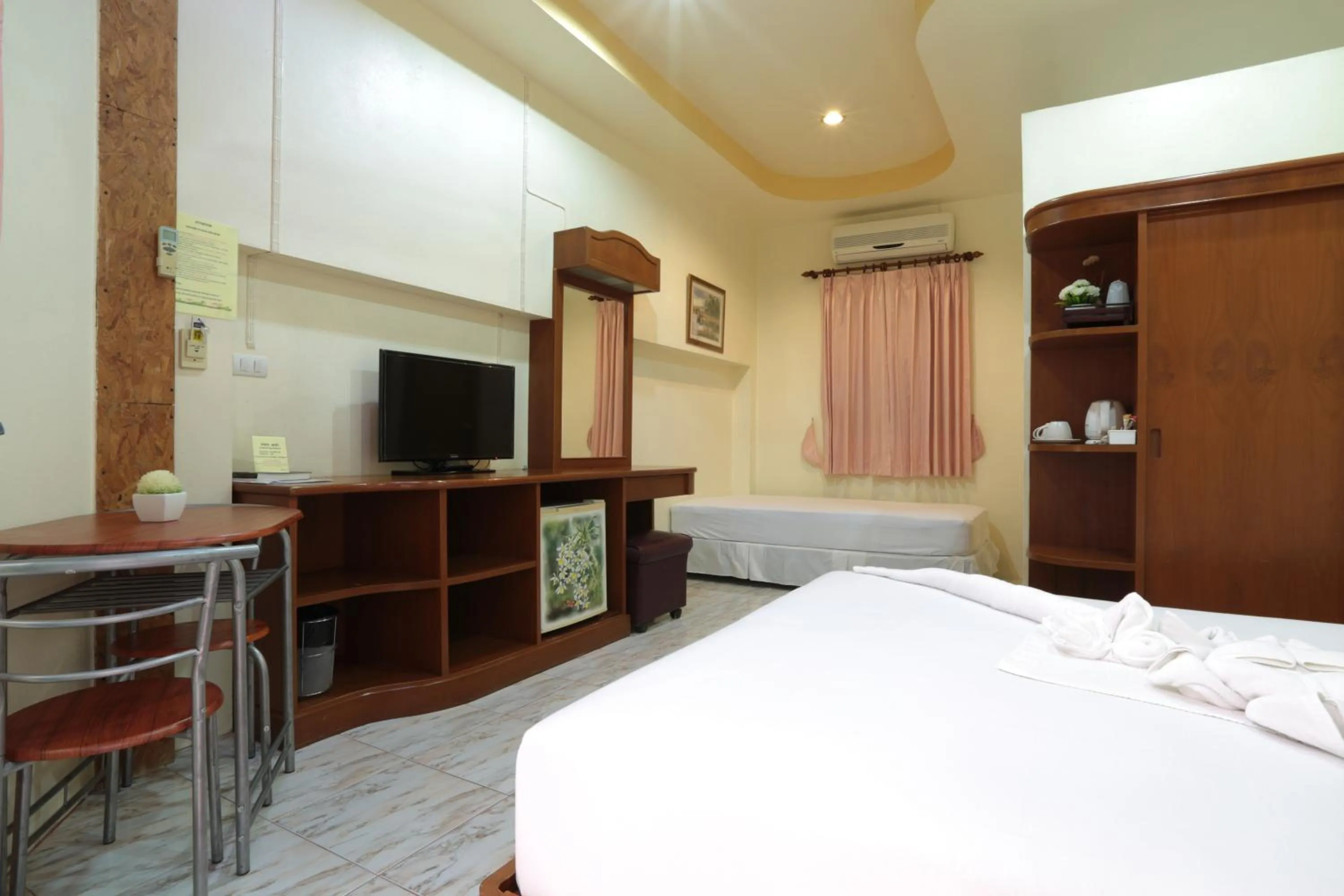 Bed in Khun Ying House