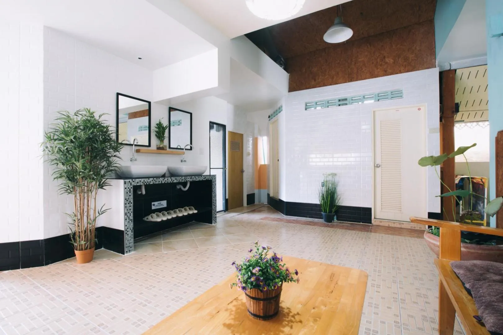 Decorative detail in Khun Ying House