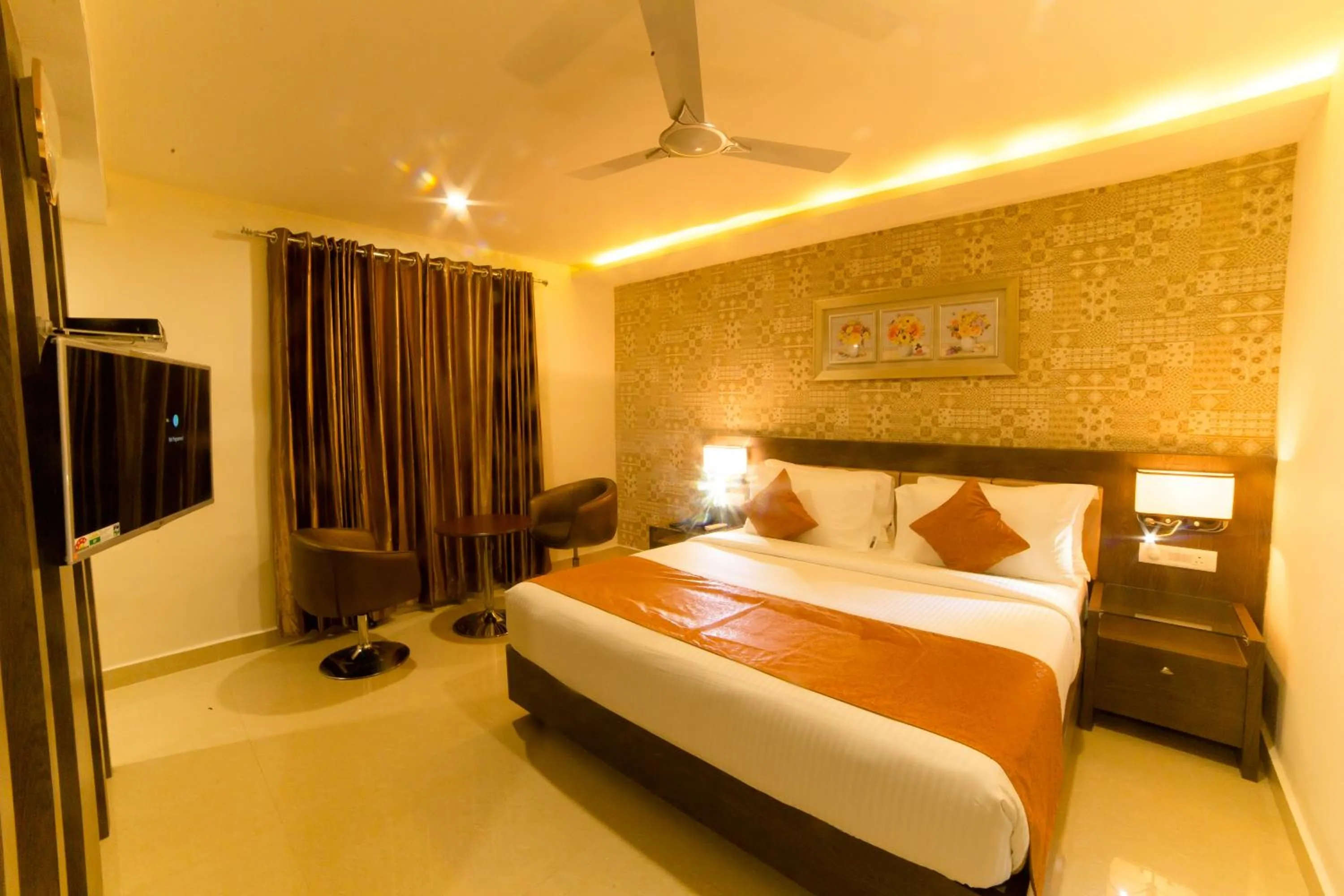 Bed in Hotel Indraprasttha