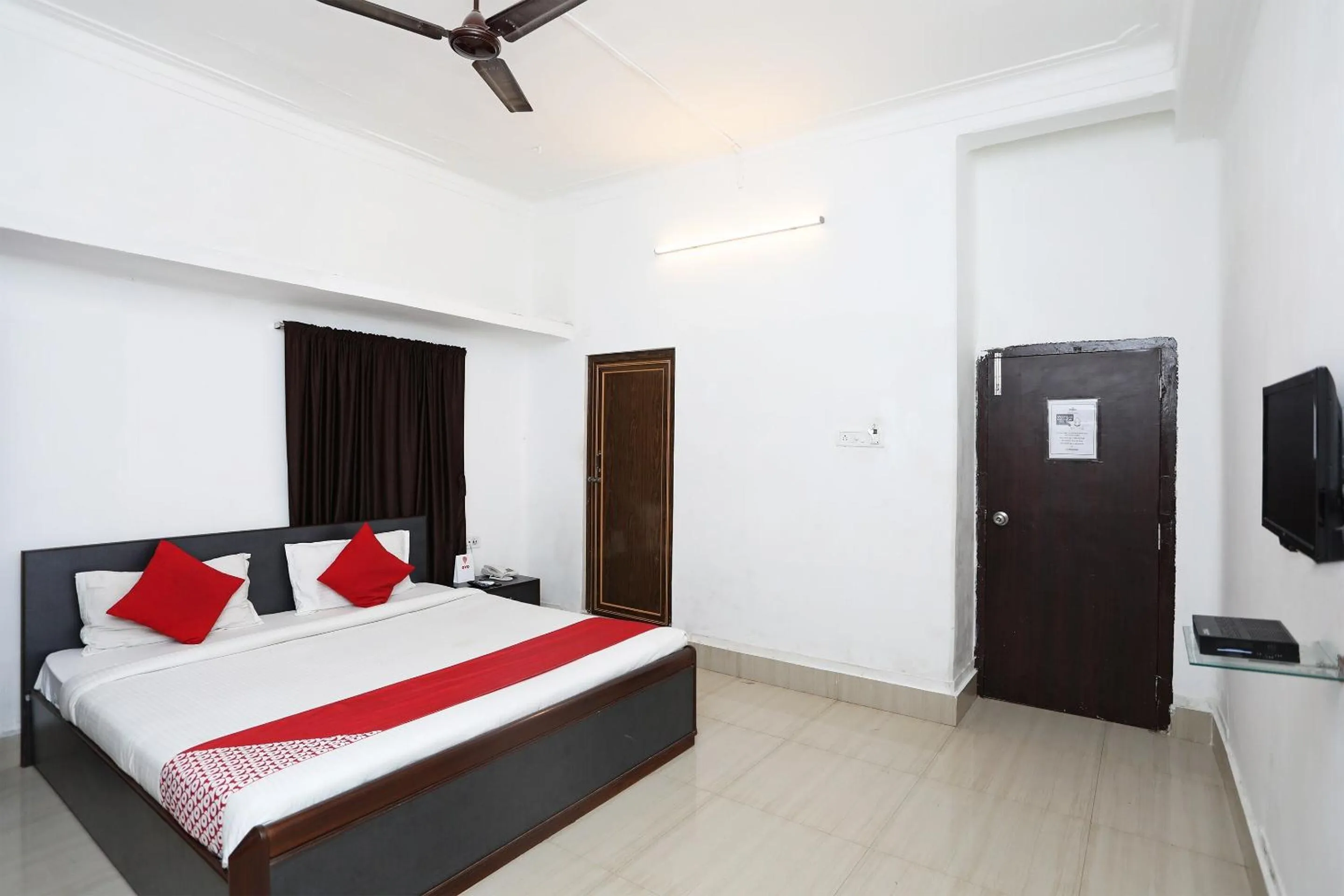 Bedroom, Bed in Hotel O Jalan Lake View Near Mani Square