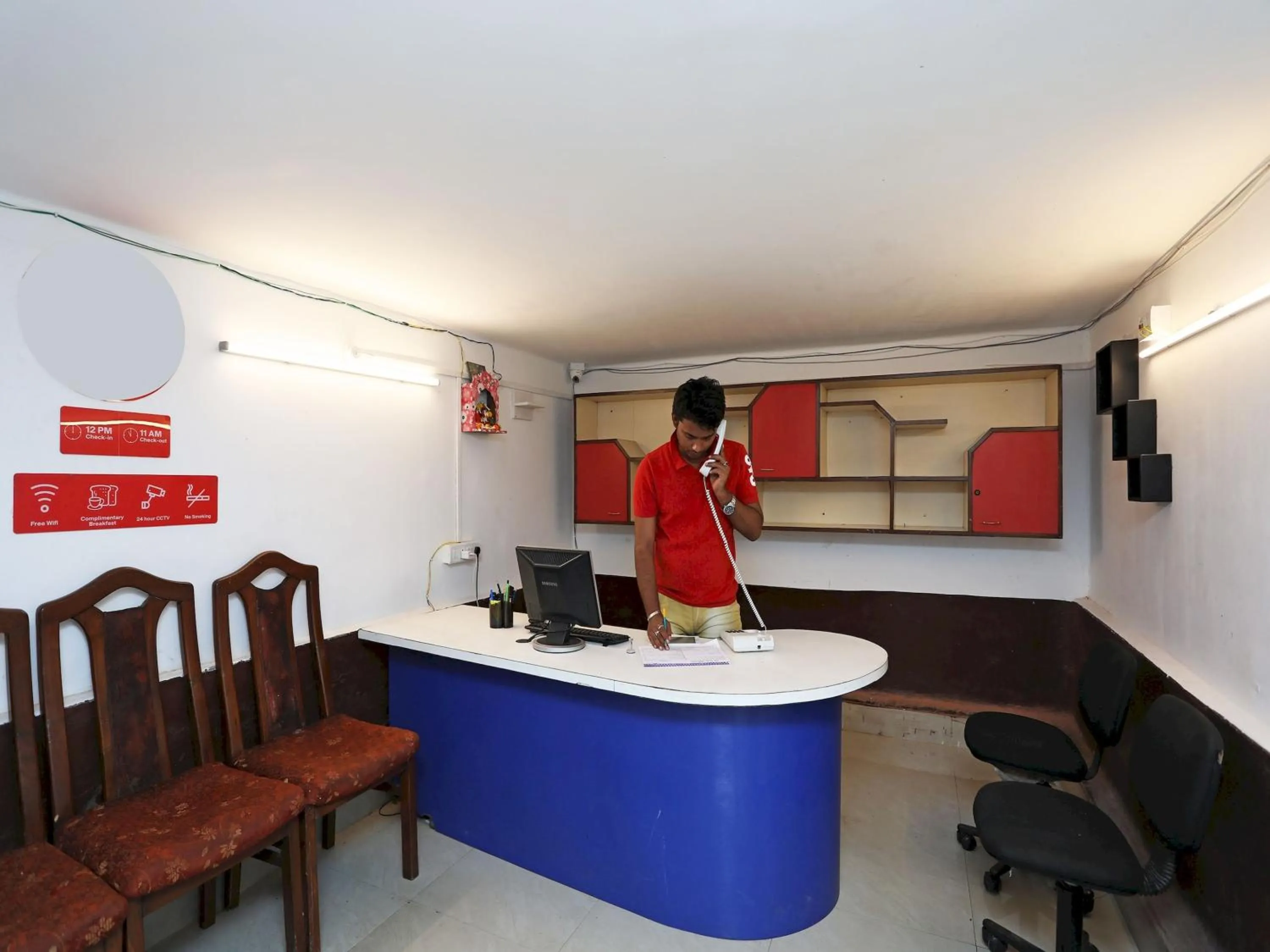 Lobby or reception in Hotel O Jalan Lake View Near Mani Square