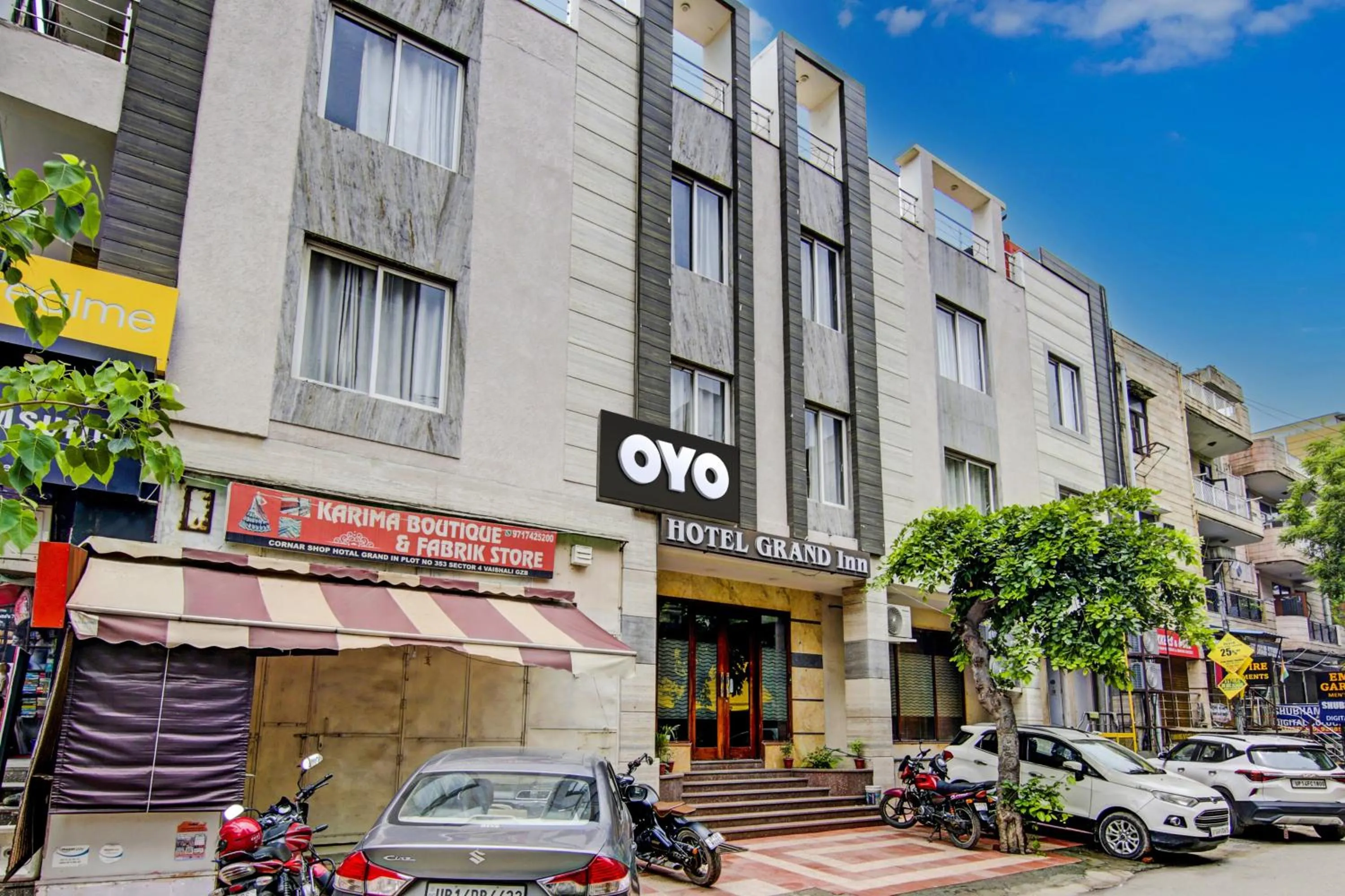 Facade/entrance in Townhouse Grand Inn