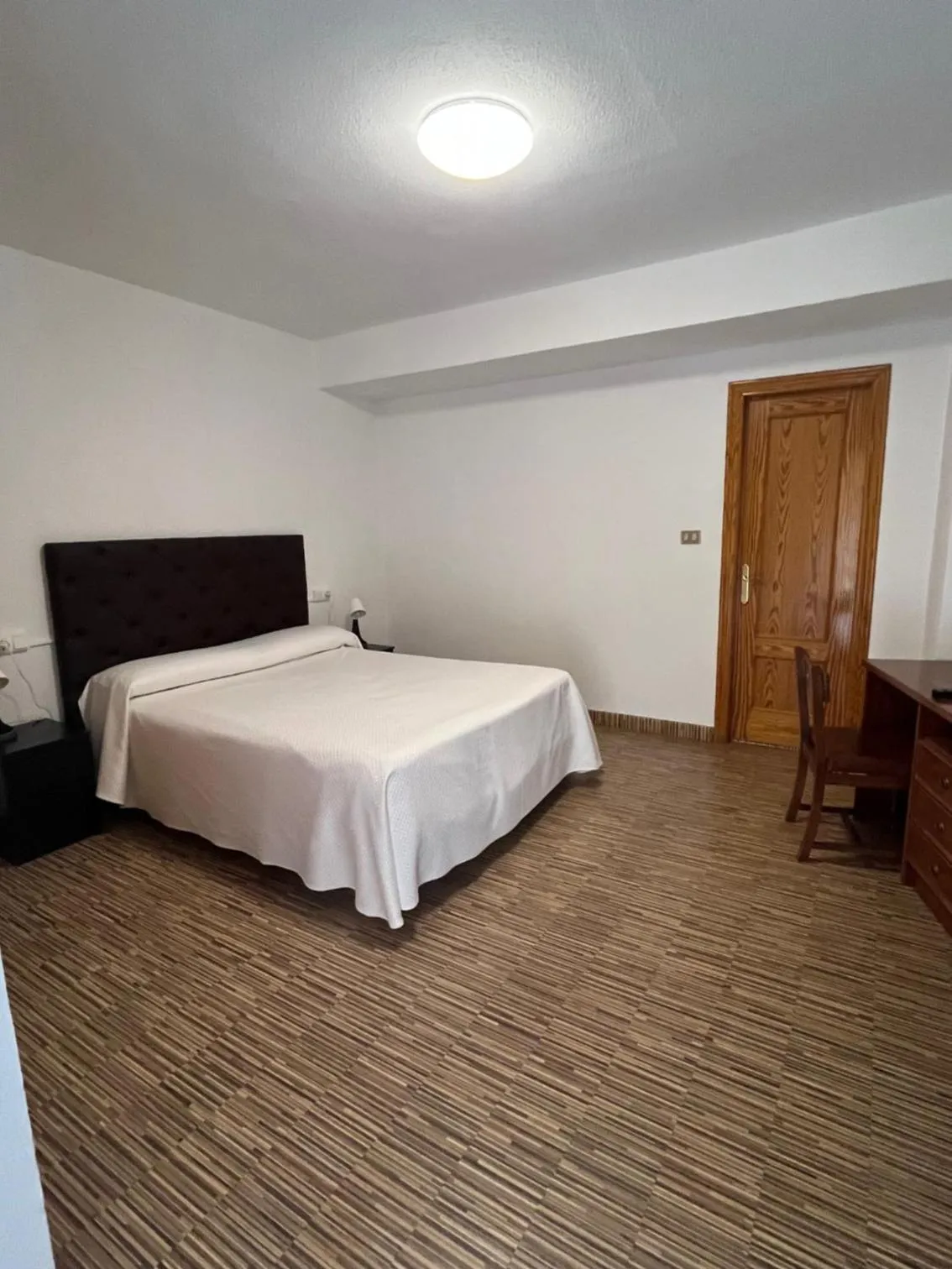 Photo of the whole room, Bed in Hotel Mesón del Moro