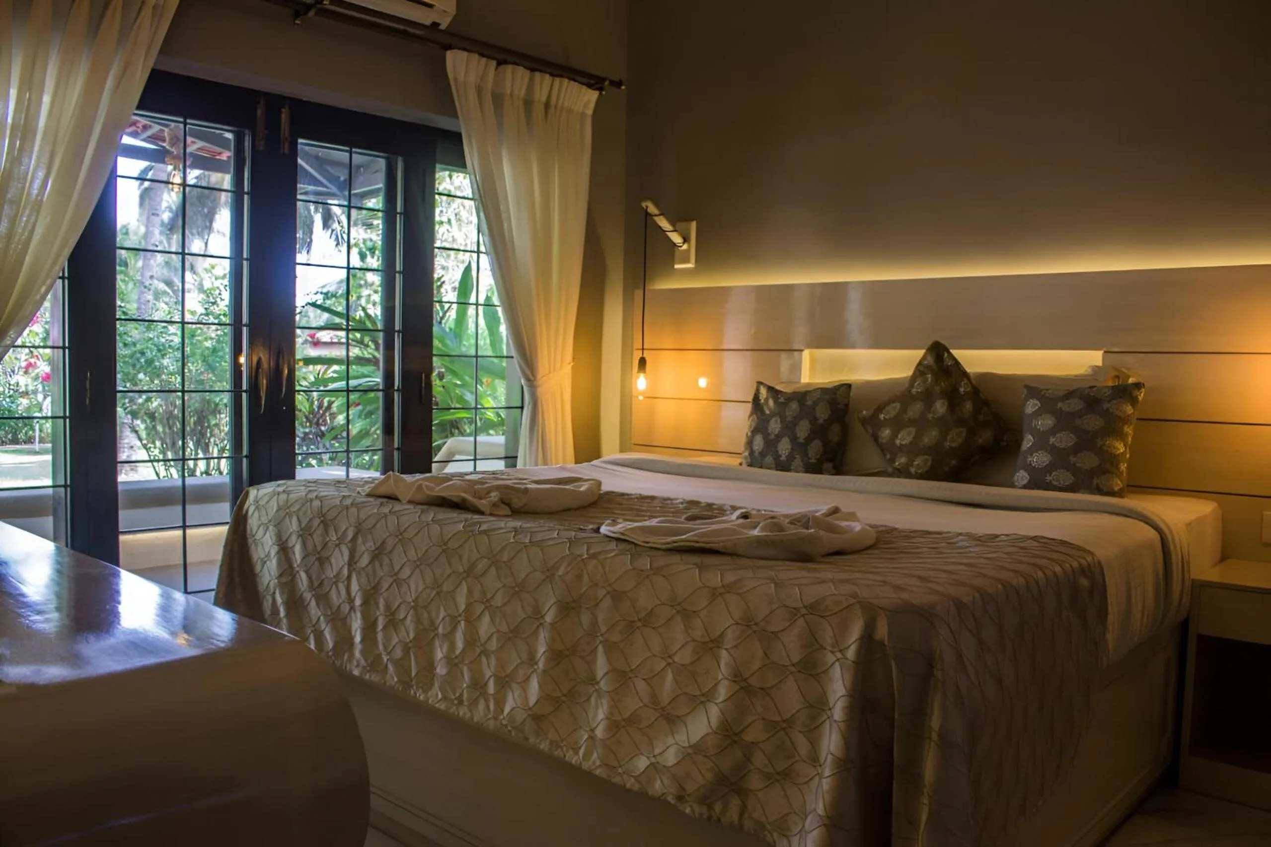 Bed in Shikara Beach Resort