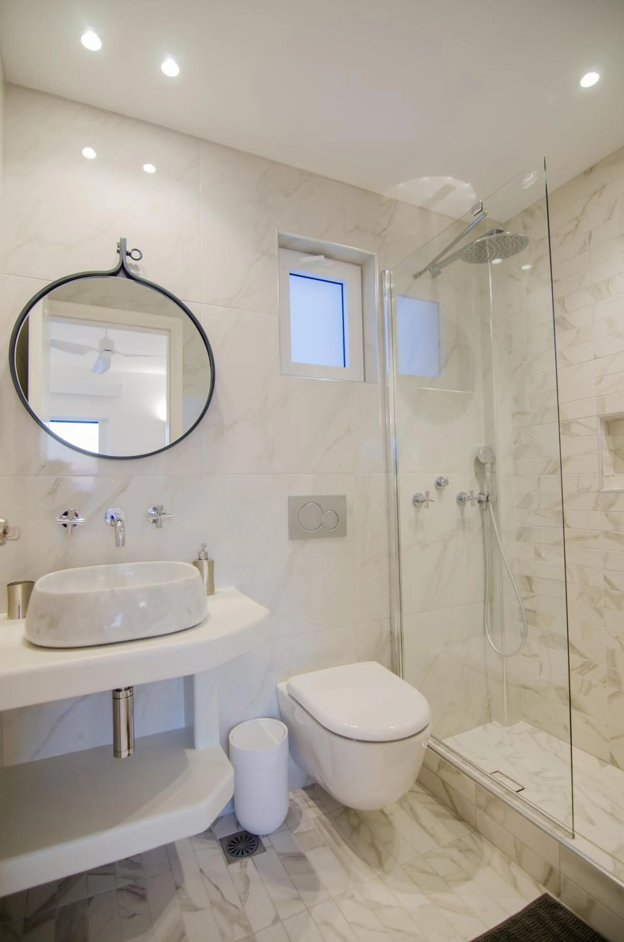 Shower in Lofos Village