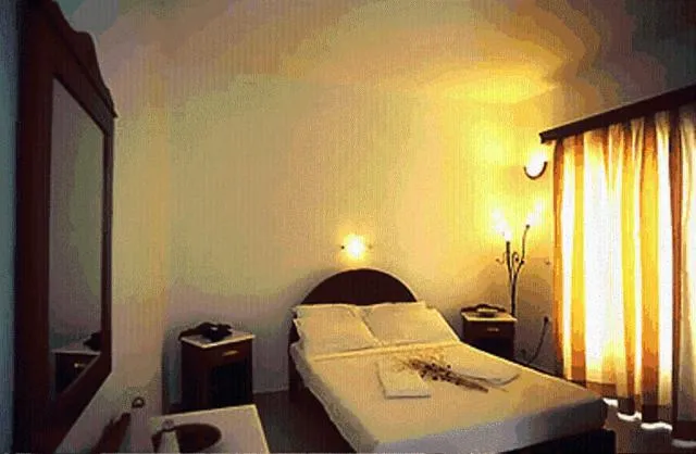 Photo of the whole room, Bed in Lofos Village