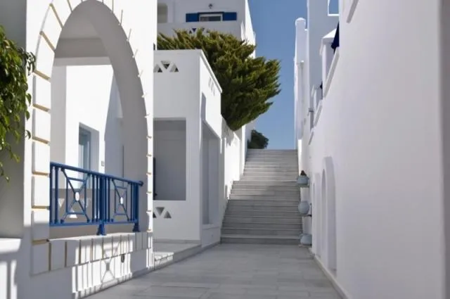Facade/entrance in Lofos Village