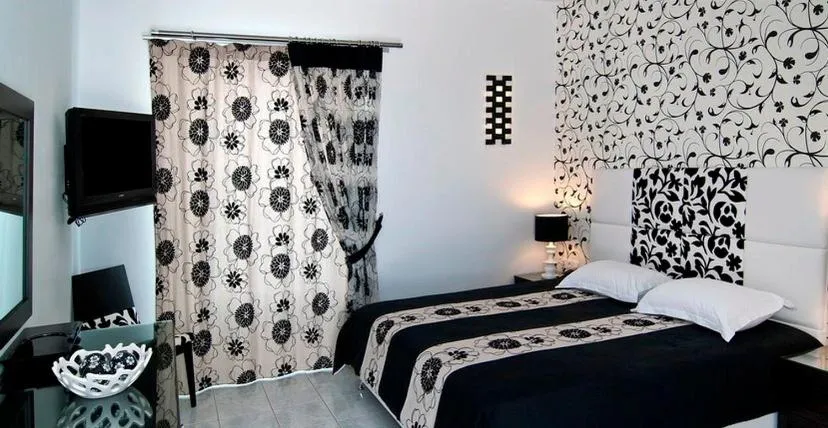 Photo of the whole room, Bed in Lofos Village