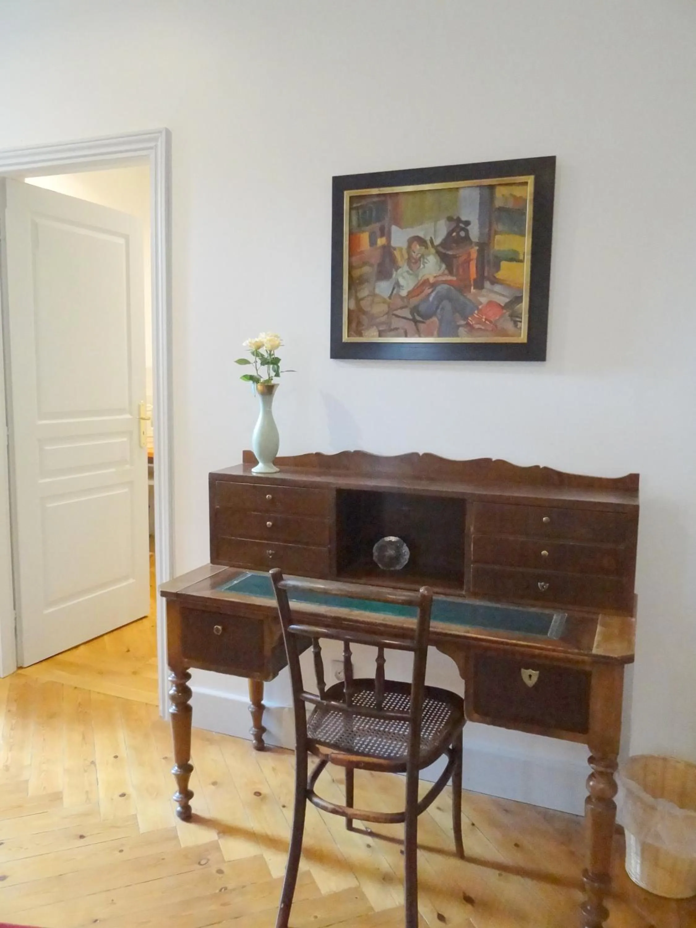 Photo of the whole room in La Grande Maison