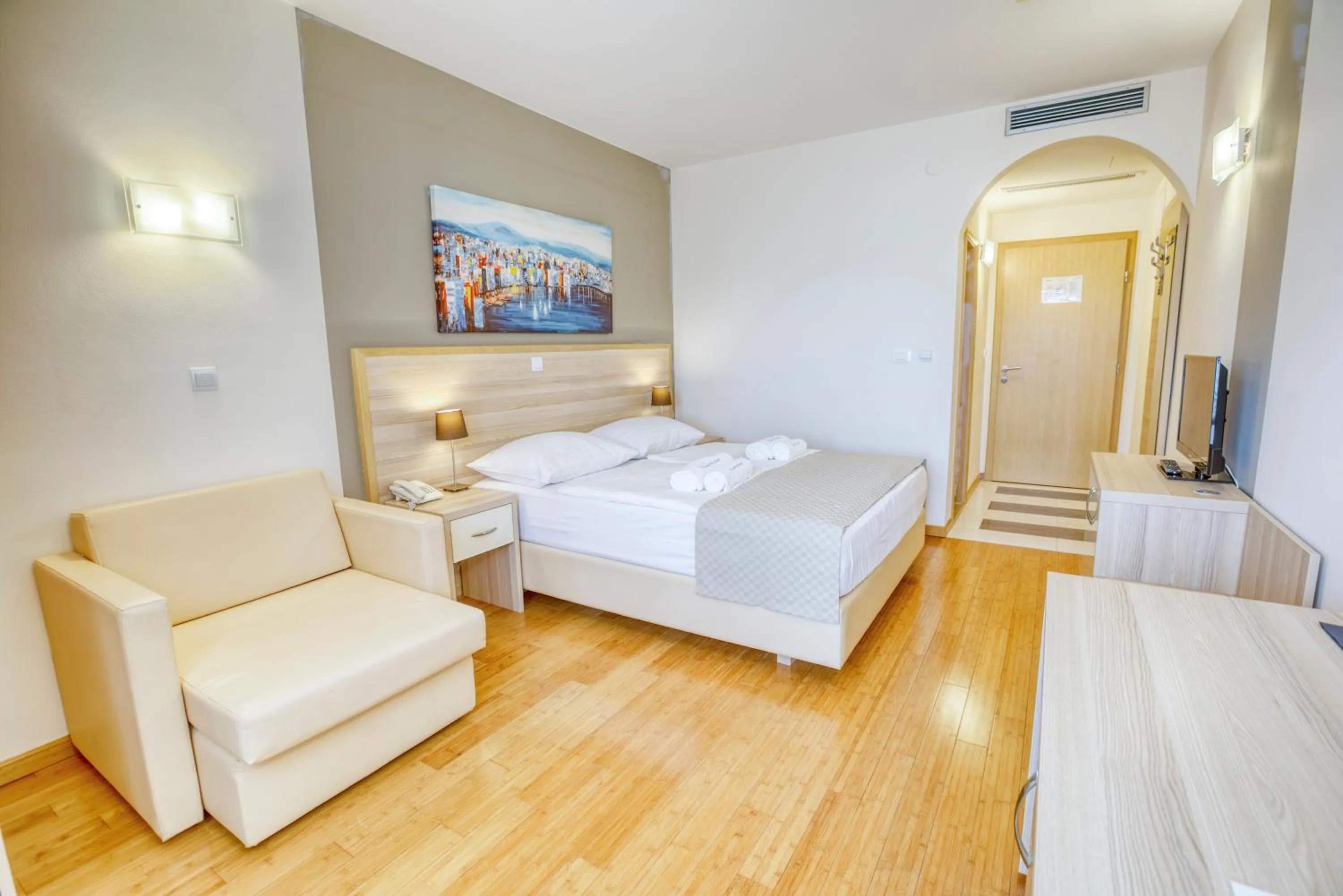 Photo of the whole room, Bed in Hotel Villa MiraMar