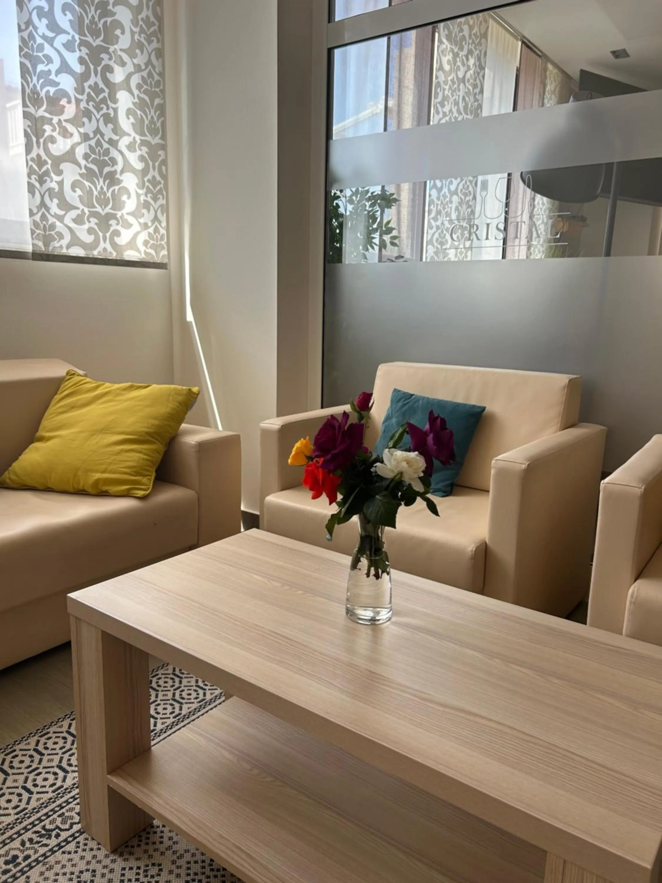 Communal lounge/ TV room in Hotel Villa MiraMar