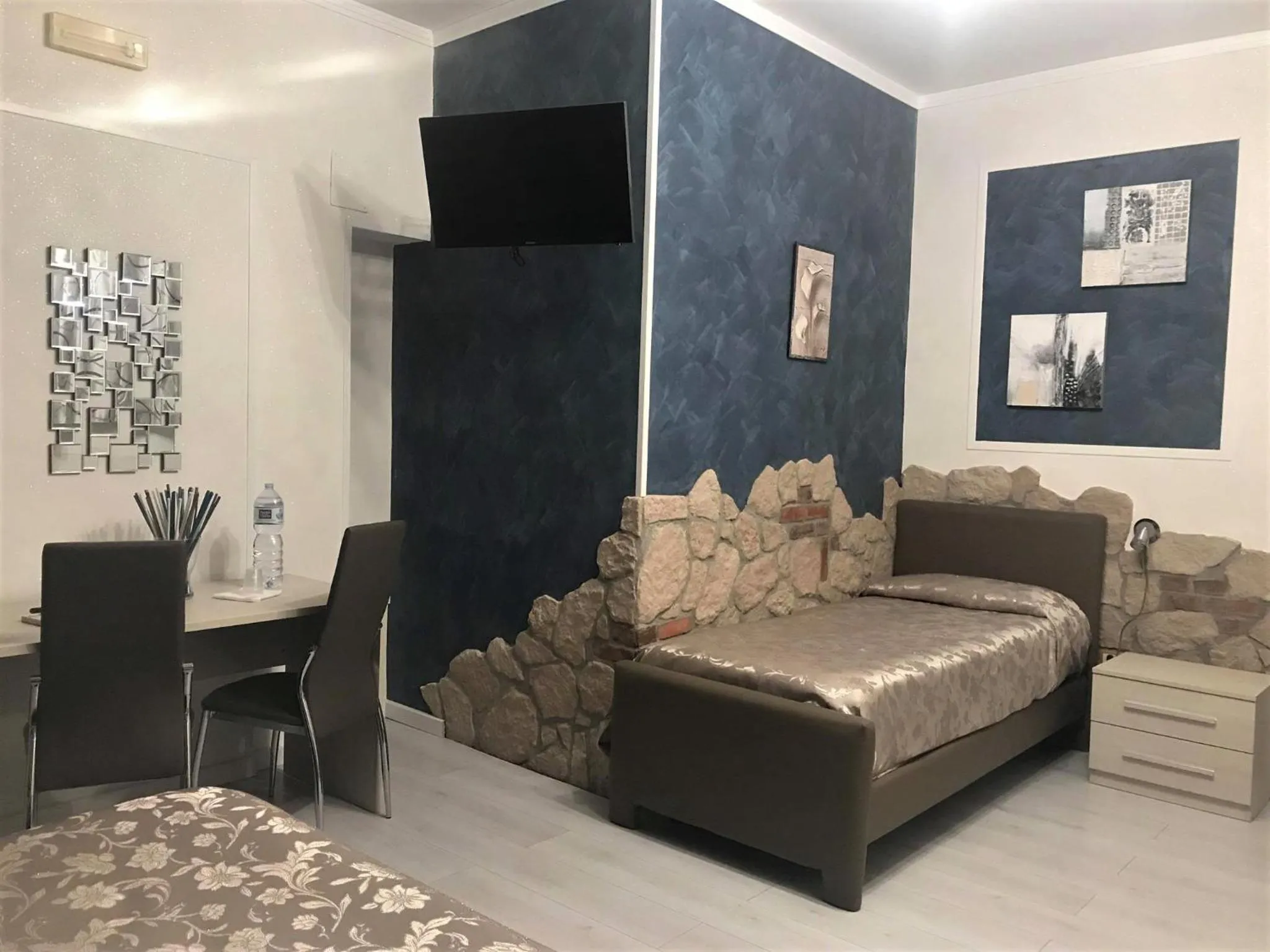 Decorative detail in B&B Etna House