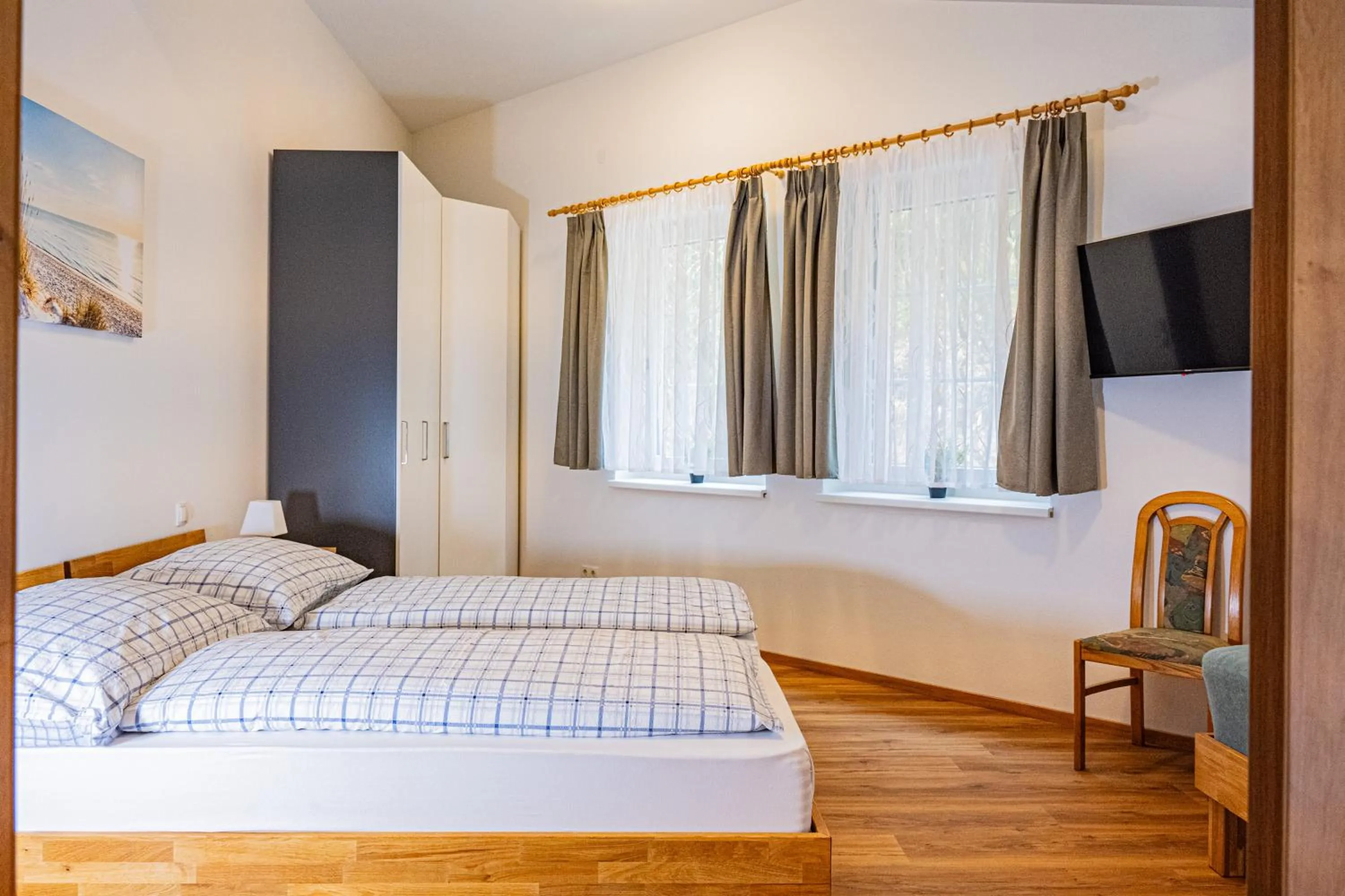 Photo of the whole room, Bed in Hirschenwirt