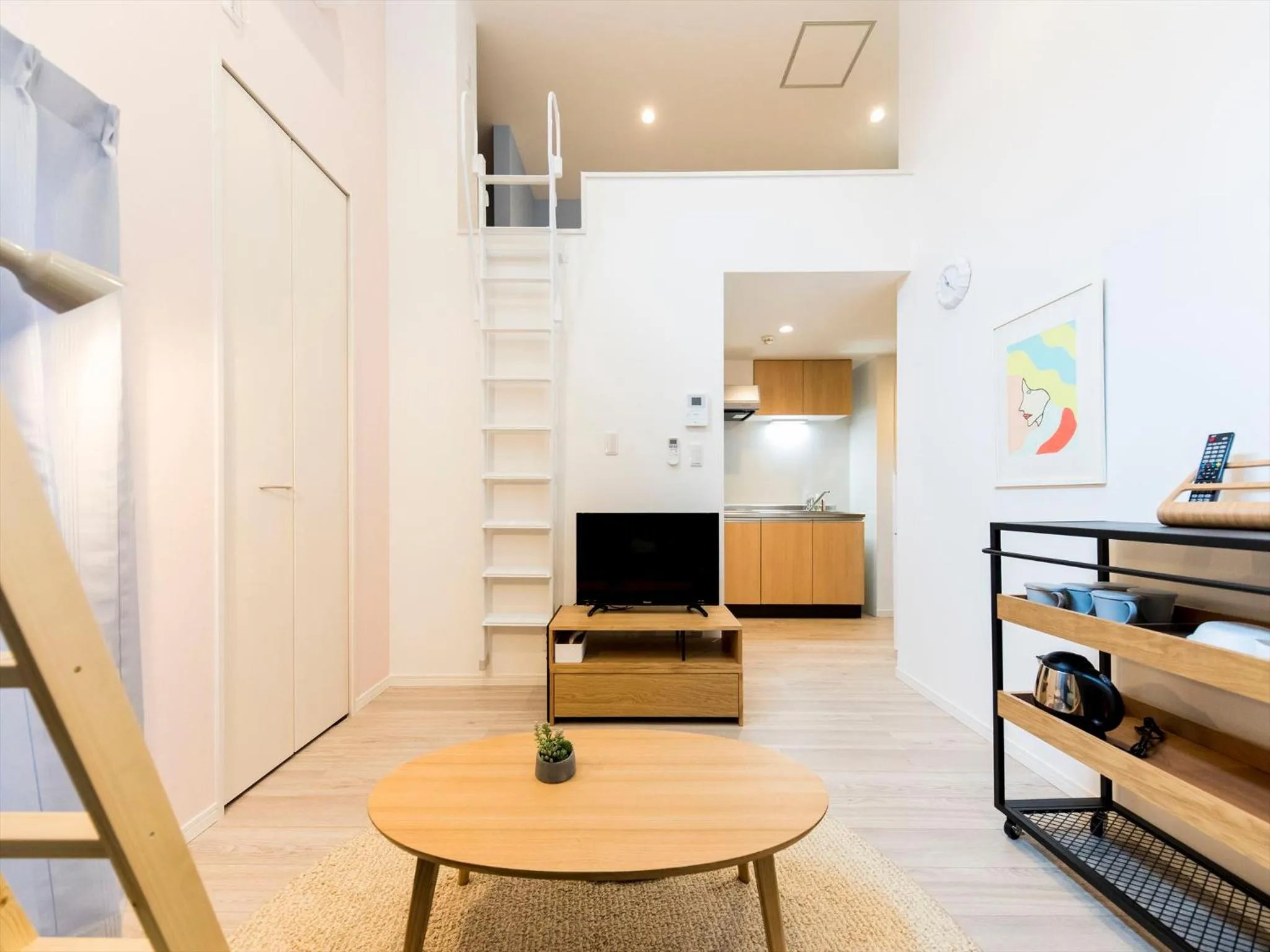 TV and multimedia in TRIP POD KOMONDO-MACHI