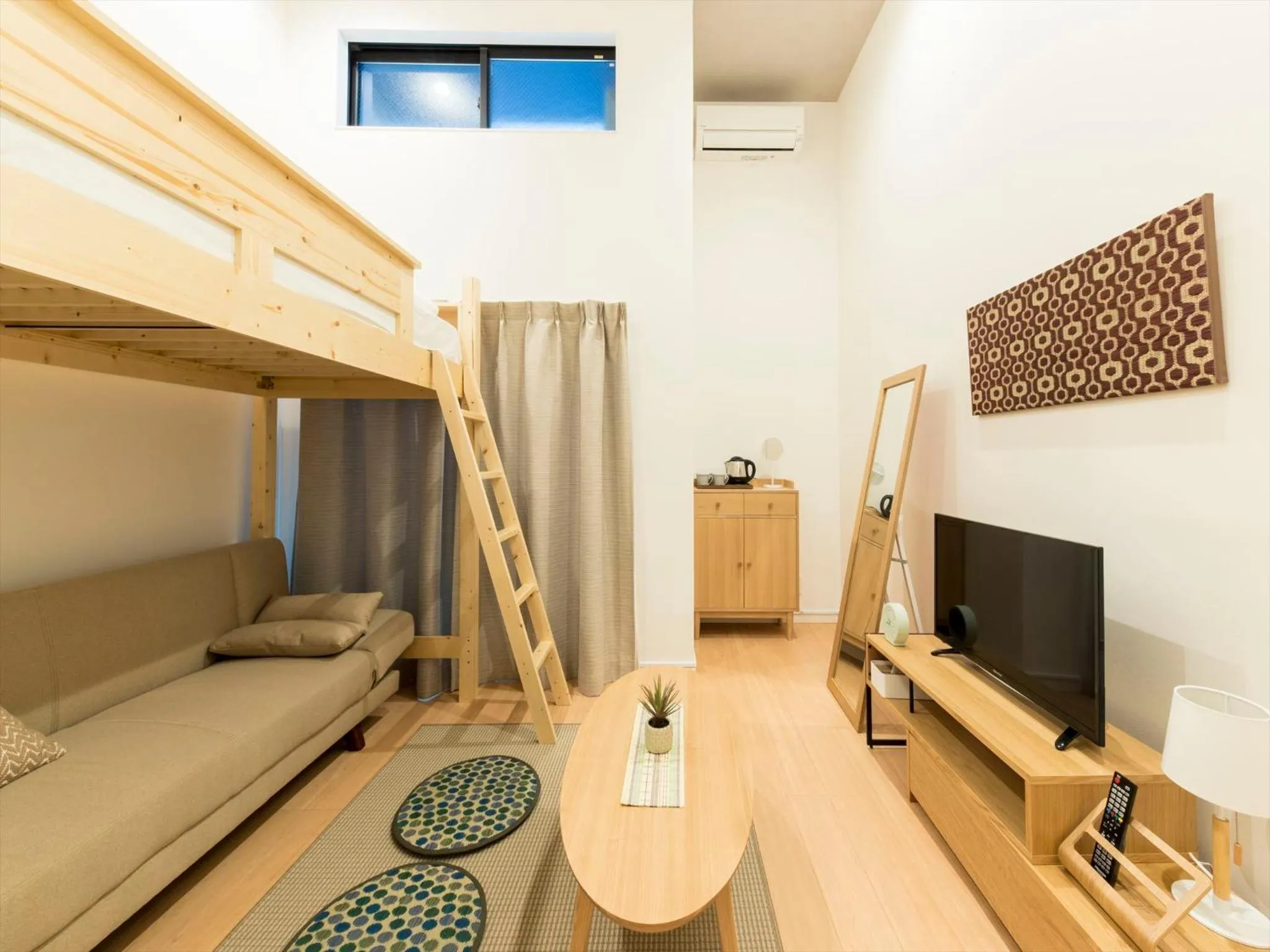 TV and multimedia, Bed in TRIP POD TAKASAGO B