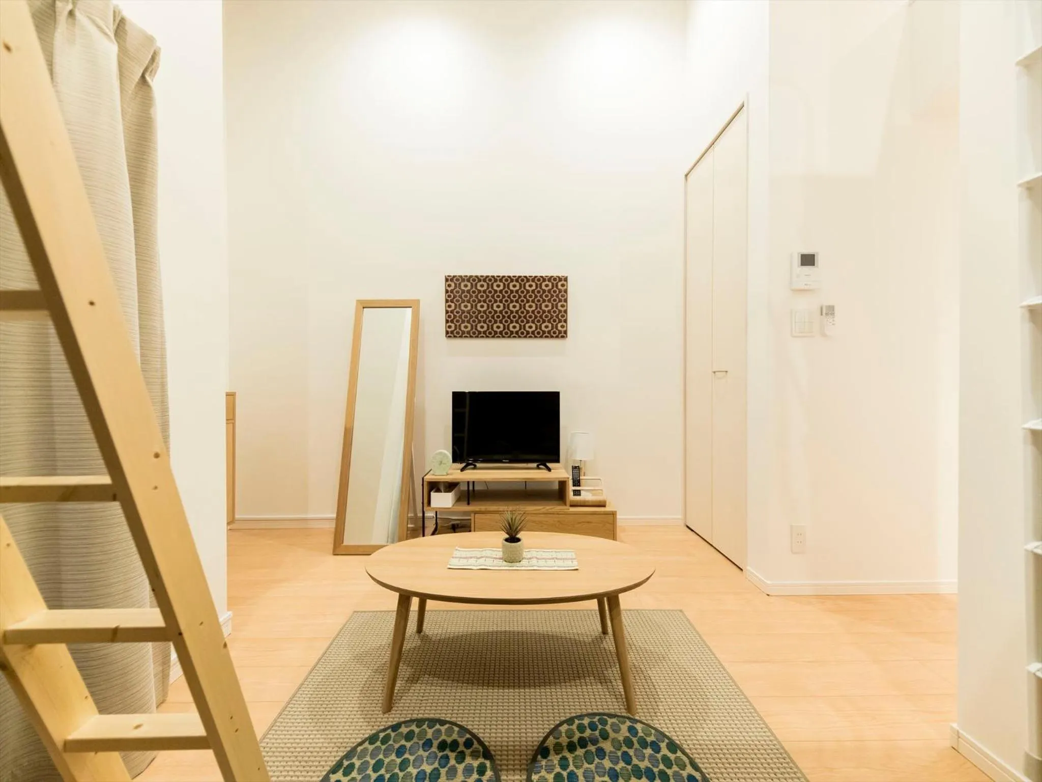 TV and multimedia in TRIP POD TAKASAGO B