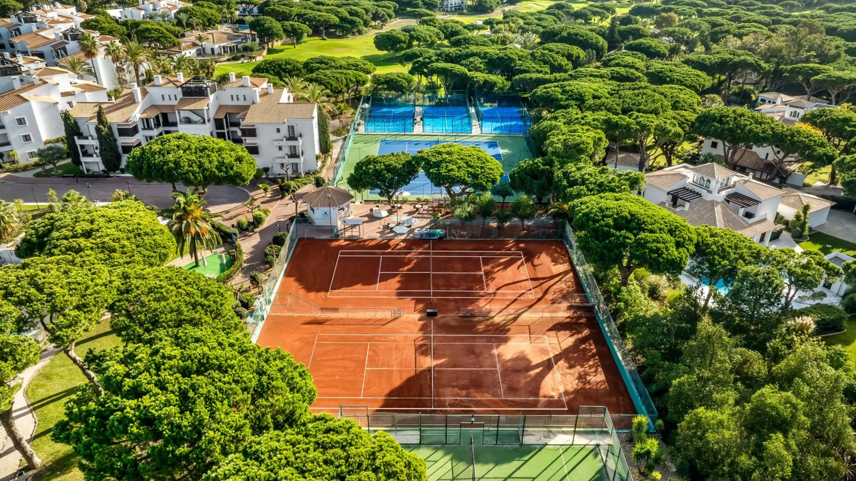 Tennis court in Pine Cliffs Gardens