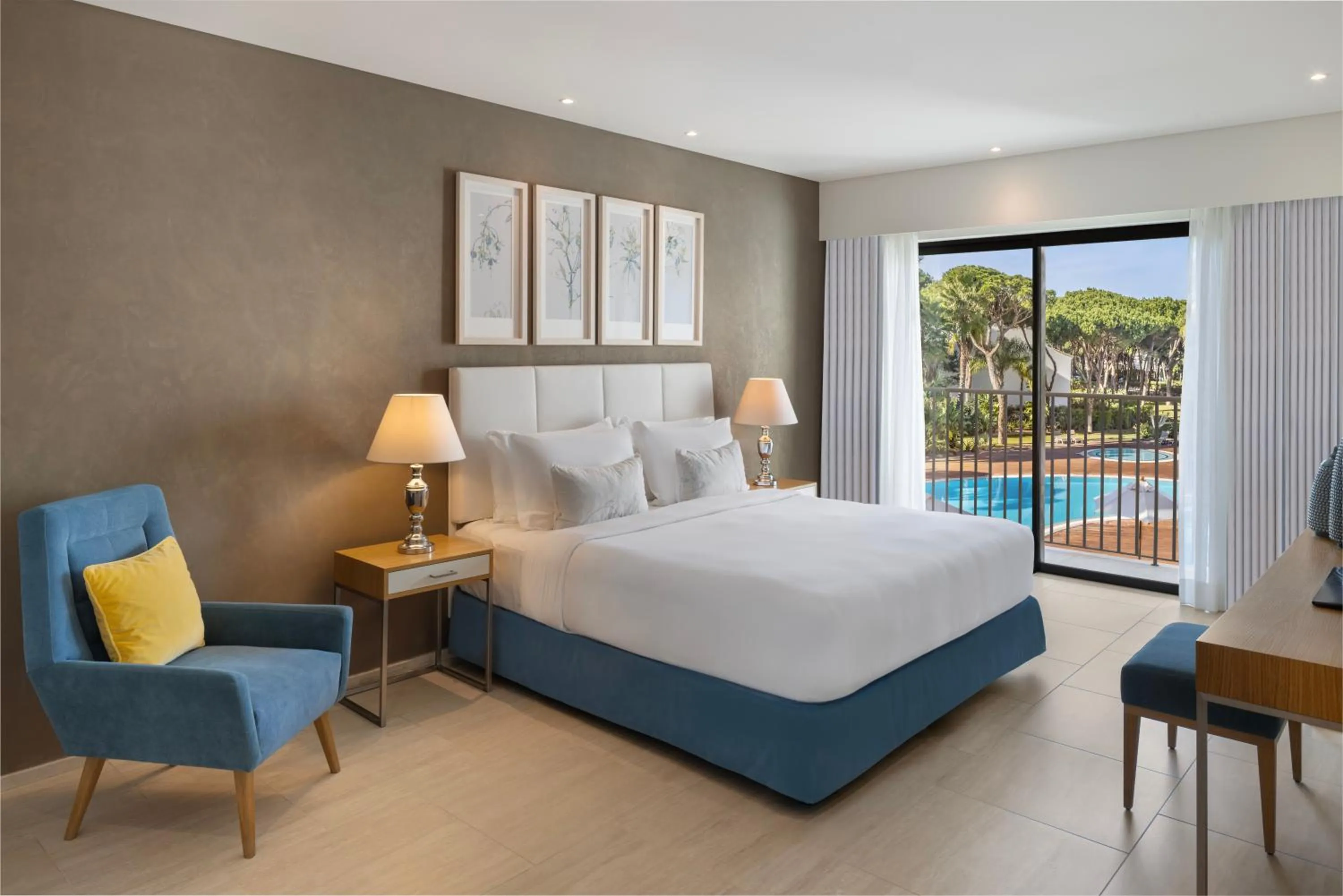 Bed in Pine Cliffs Gardens