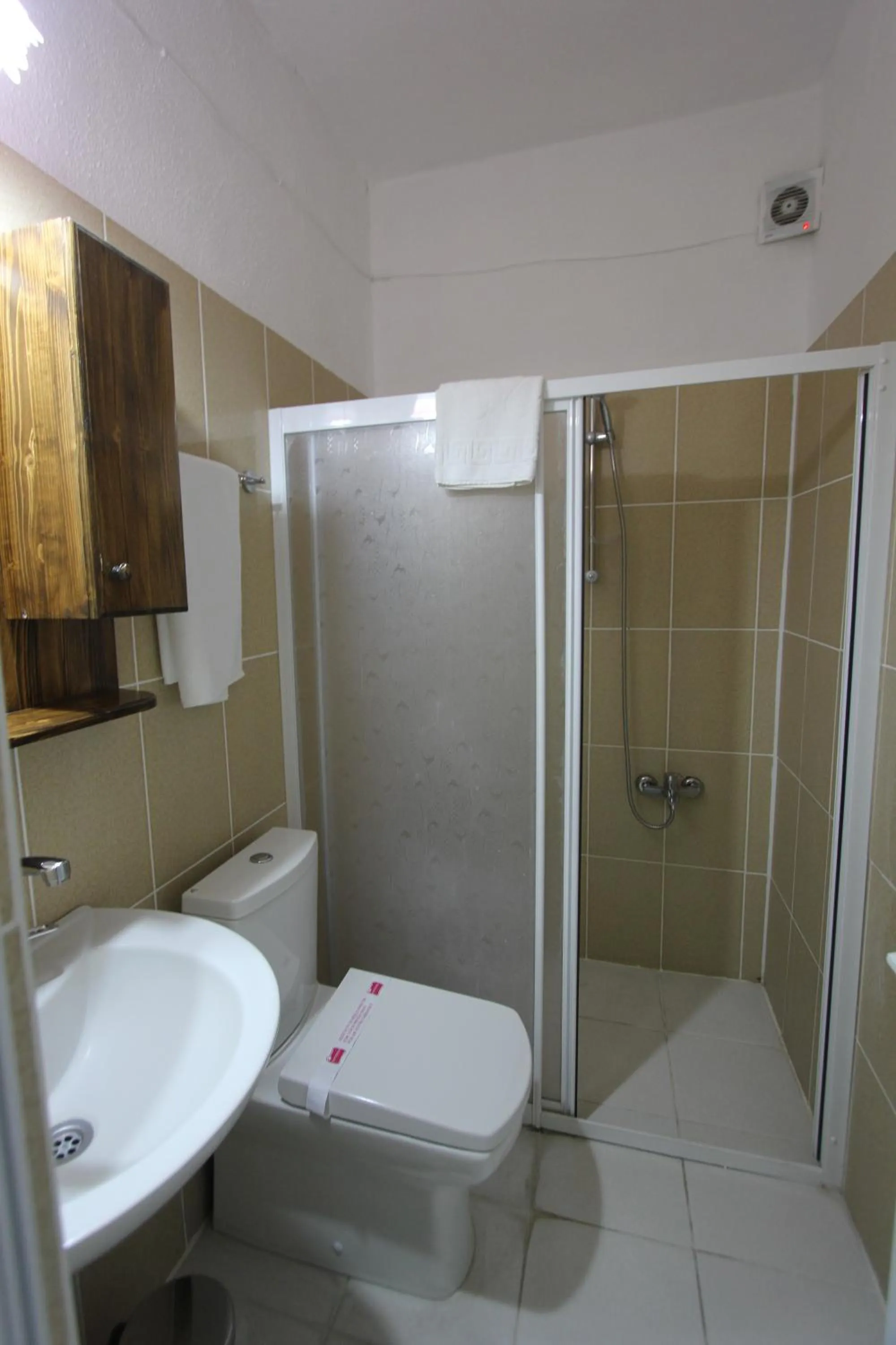 Shower in Kufe Hotel