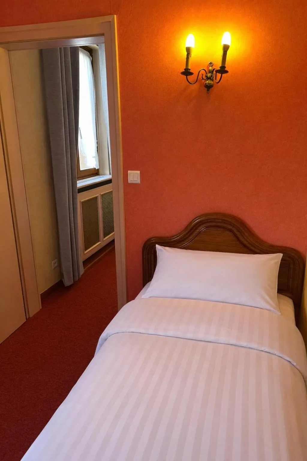 Bed in Hôtel A la Vignette - COLMAR-NORD