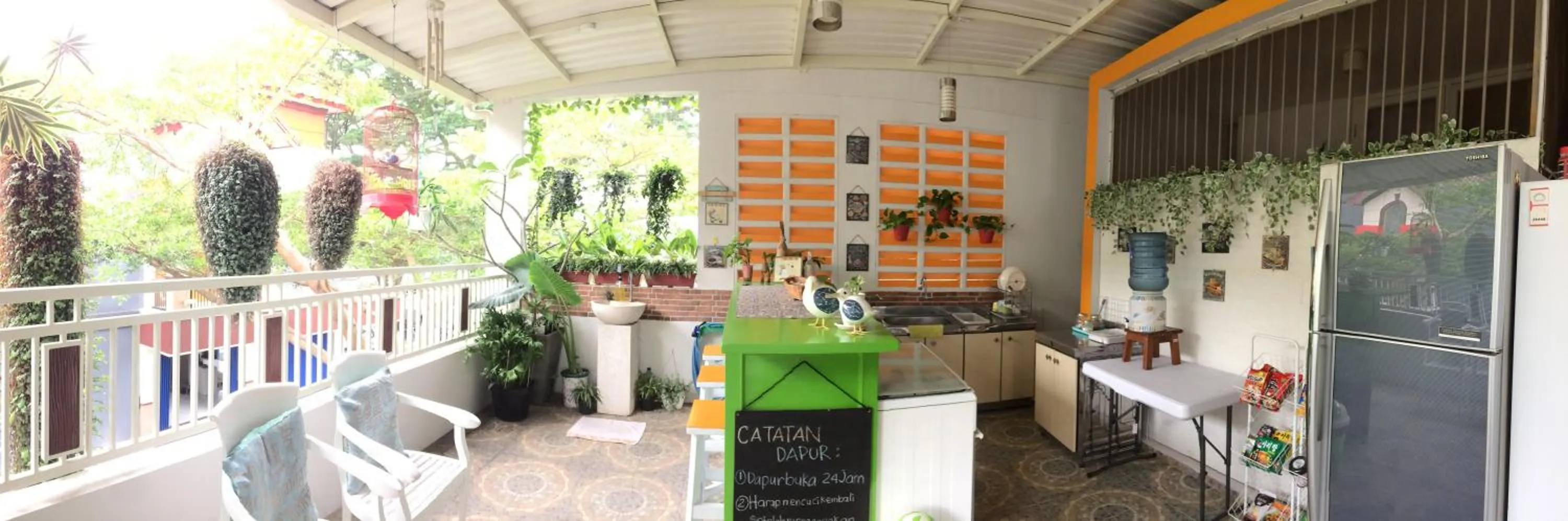 Kitchen or kitchenette in INNI Homestay